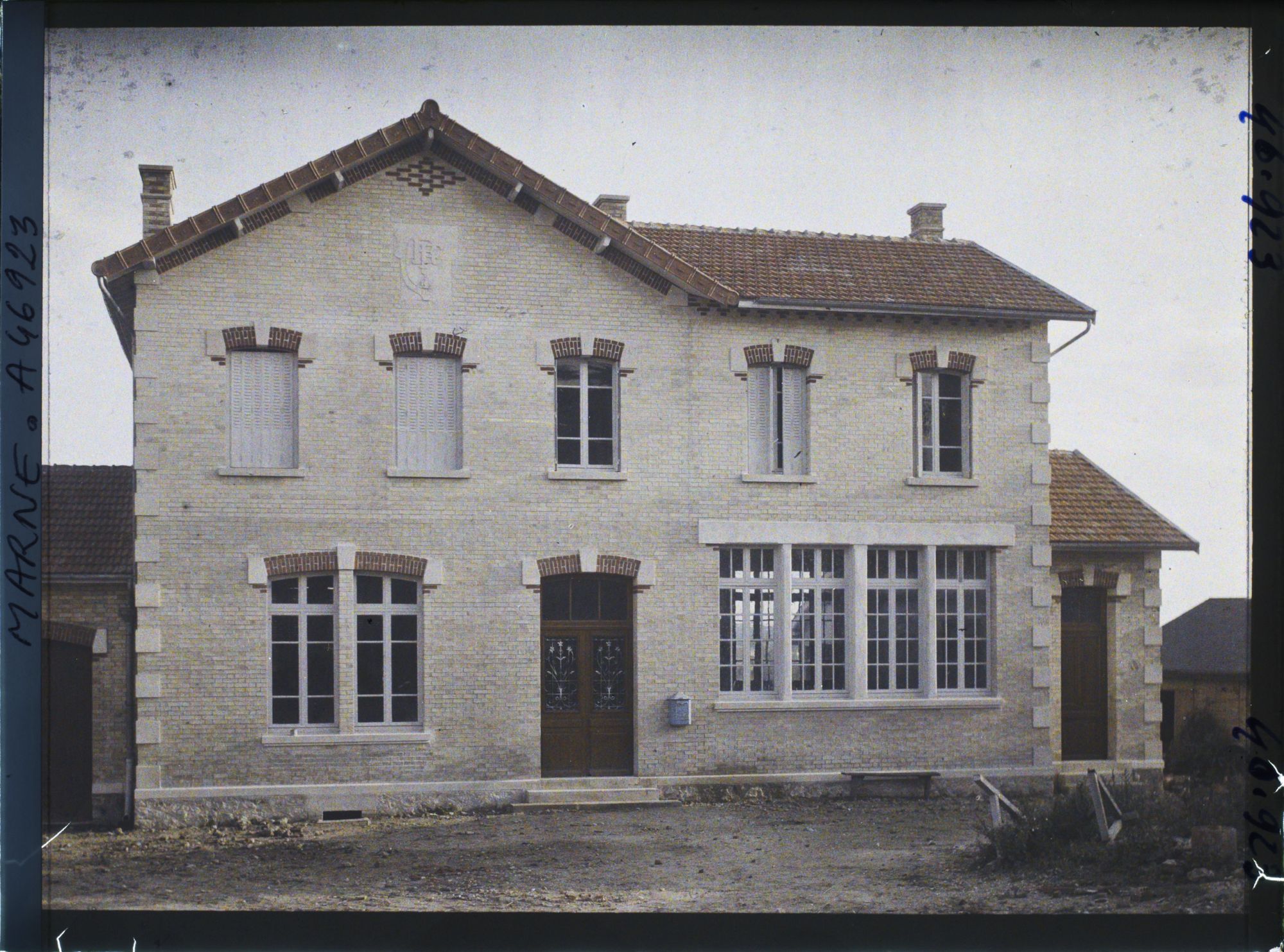 Image représentant France, St Thomas Marne (76 h), La Mairie et l'Ecole