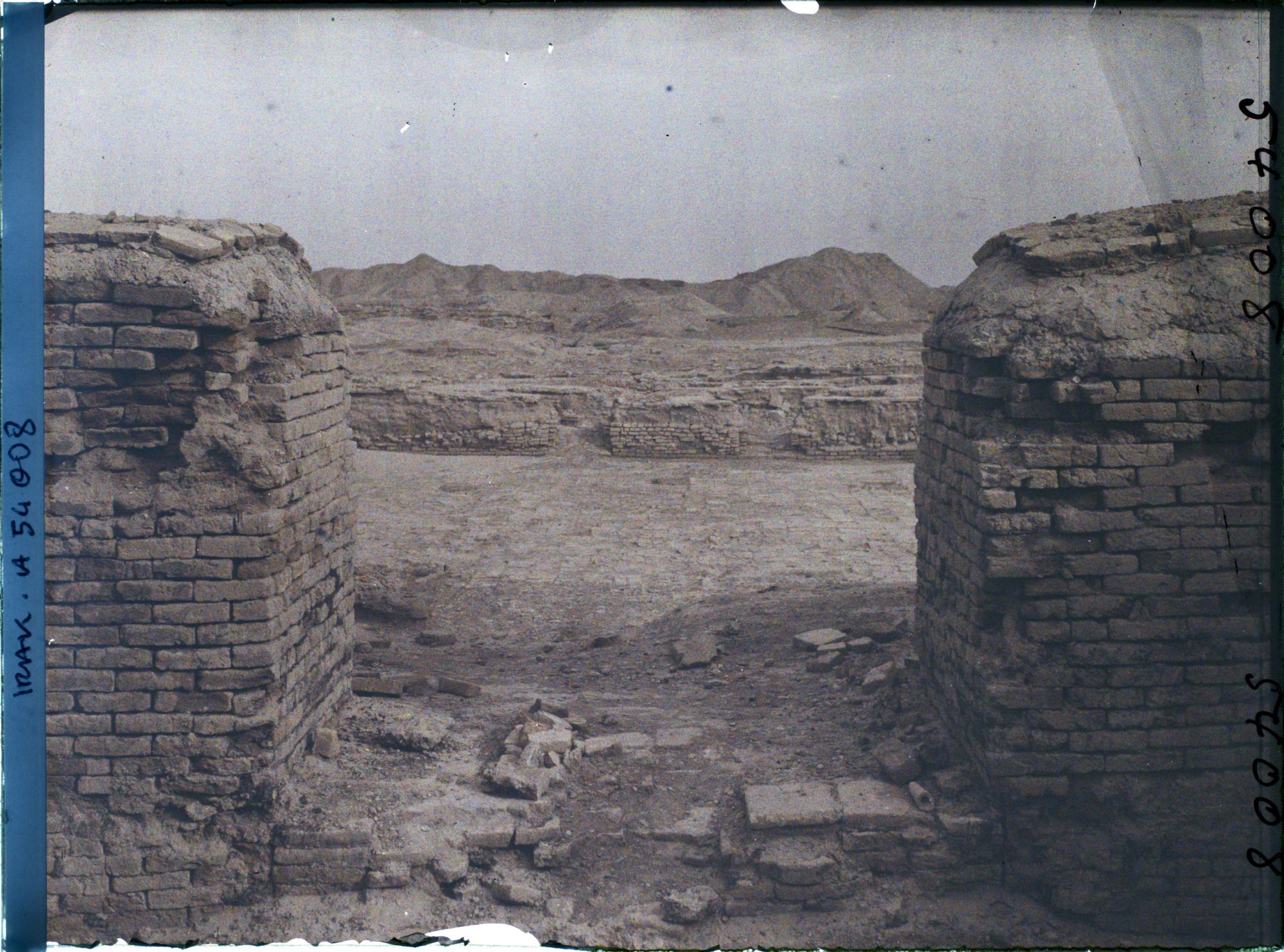 Image représentant La cour dallée du temple E-Dublal-Mah