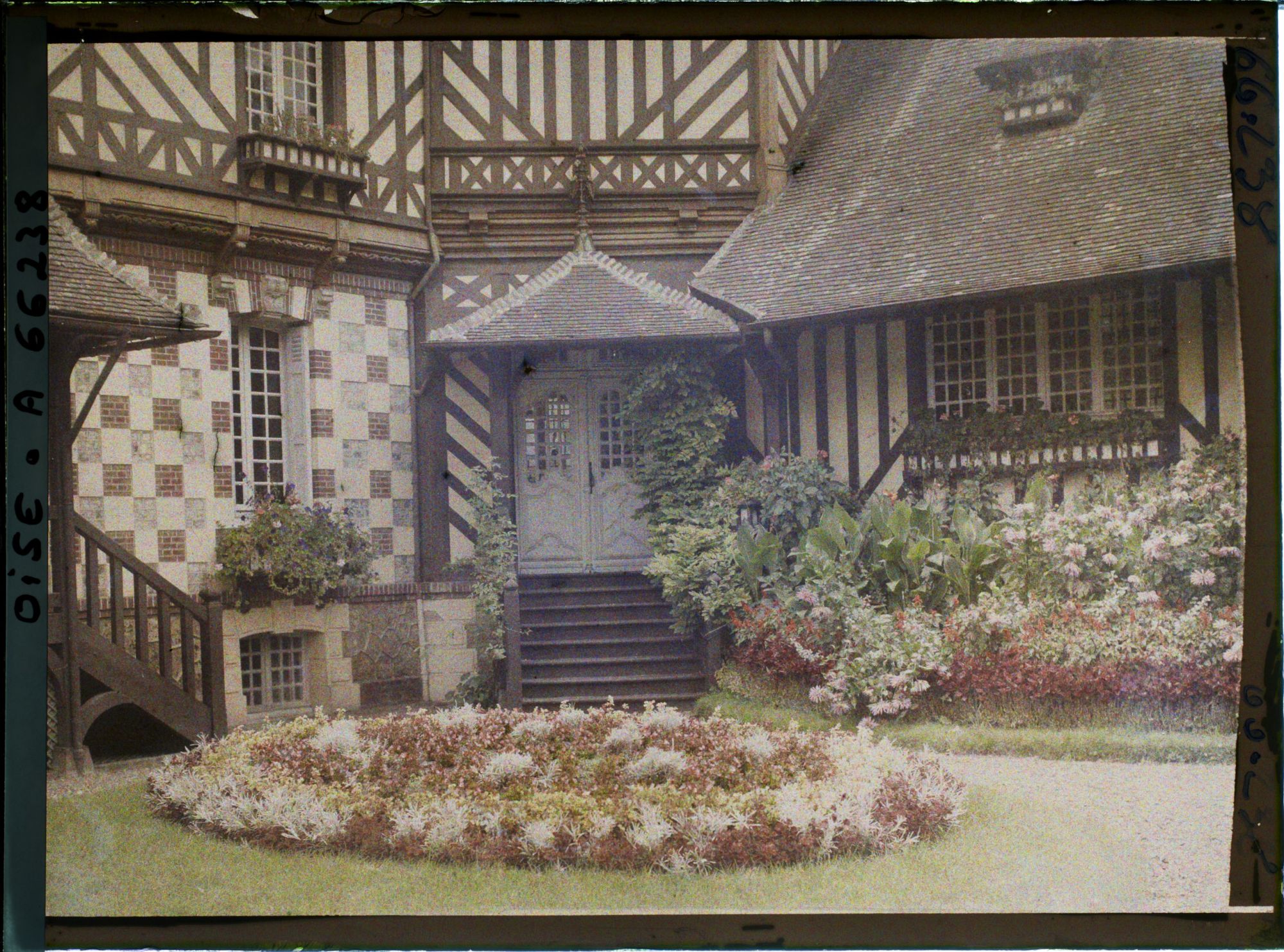 Image représentant Communs du château des Fontaines : la "Maison normande"