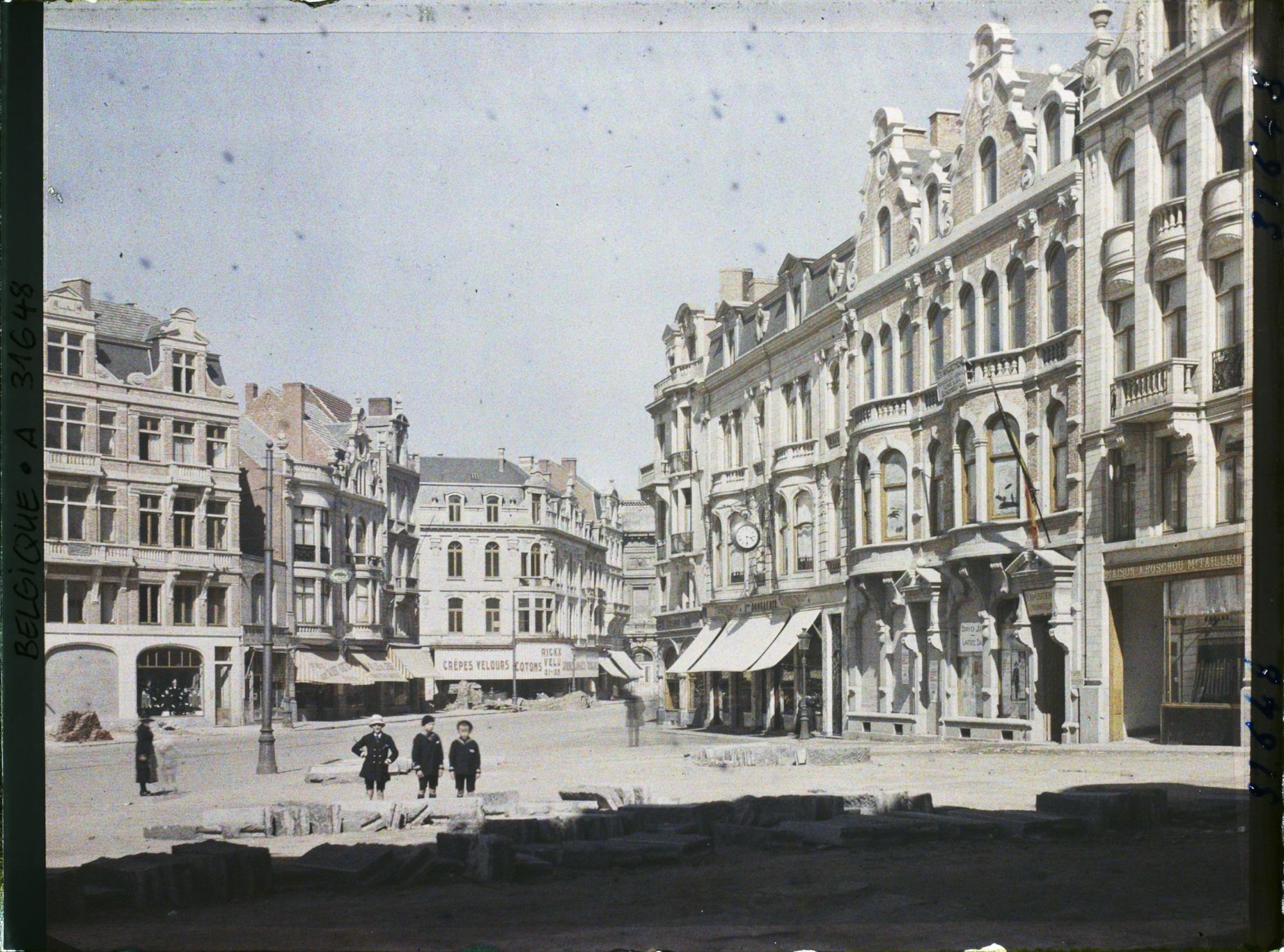 Image représentant Belgique, Louvain, La grande place entièrement reconstruite