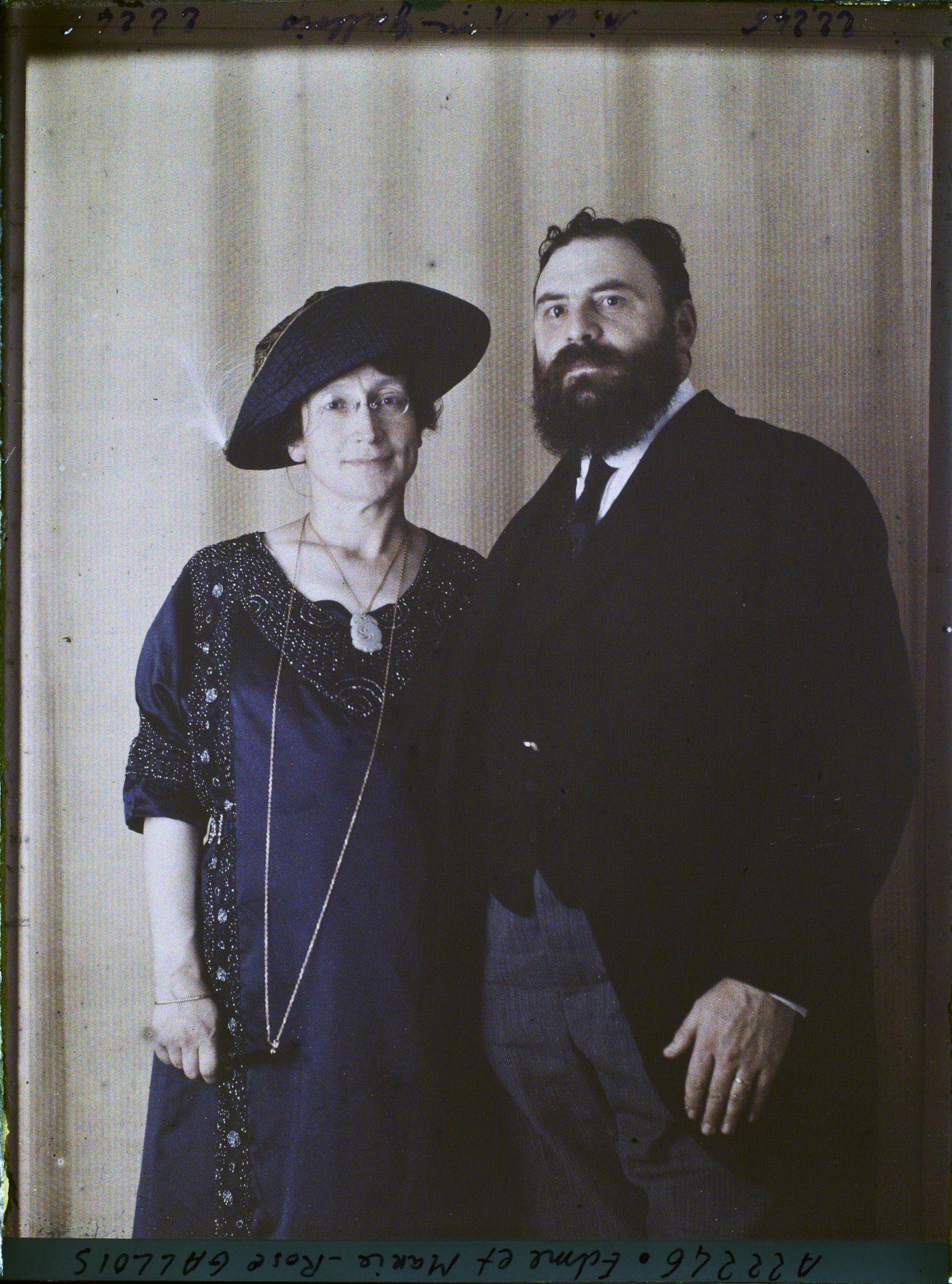 Image représentant Monsieur  https://musee-albert-kahn.s-museum.fr/home/NWQ2OTAwYzNmYjZlZTk1ZWQwODJmMjY4L2dlbmVyaWMtbm90aWNlLXRhYi9hdXRob3JpdHkvNjE3YTc5ZjVjZjhiODk2OGIzMzM3ZDIx/5d6900c3fb6ee95ed082f268/generic-notice-tab/authority/617a79eacf8b8968b3336566 Edme Gallois et son épouse  https://musee-albert-kahn.s-museum.fr/home/NWQ2OTAwYzNmYjZlZTk1ZWQwODJmMjY4L2dlbmVyaWMtbm90aWNlLXRhYi9hdXRob3JpdHkvNjE3YTc5ZjVjZjhiODk2OGIzMzM3ZDIx/5d6900c3fb6ee95ed082f268/generic-notice-tab/authority/617a79eacf8b8968b3336567 Marie-Rose