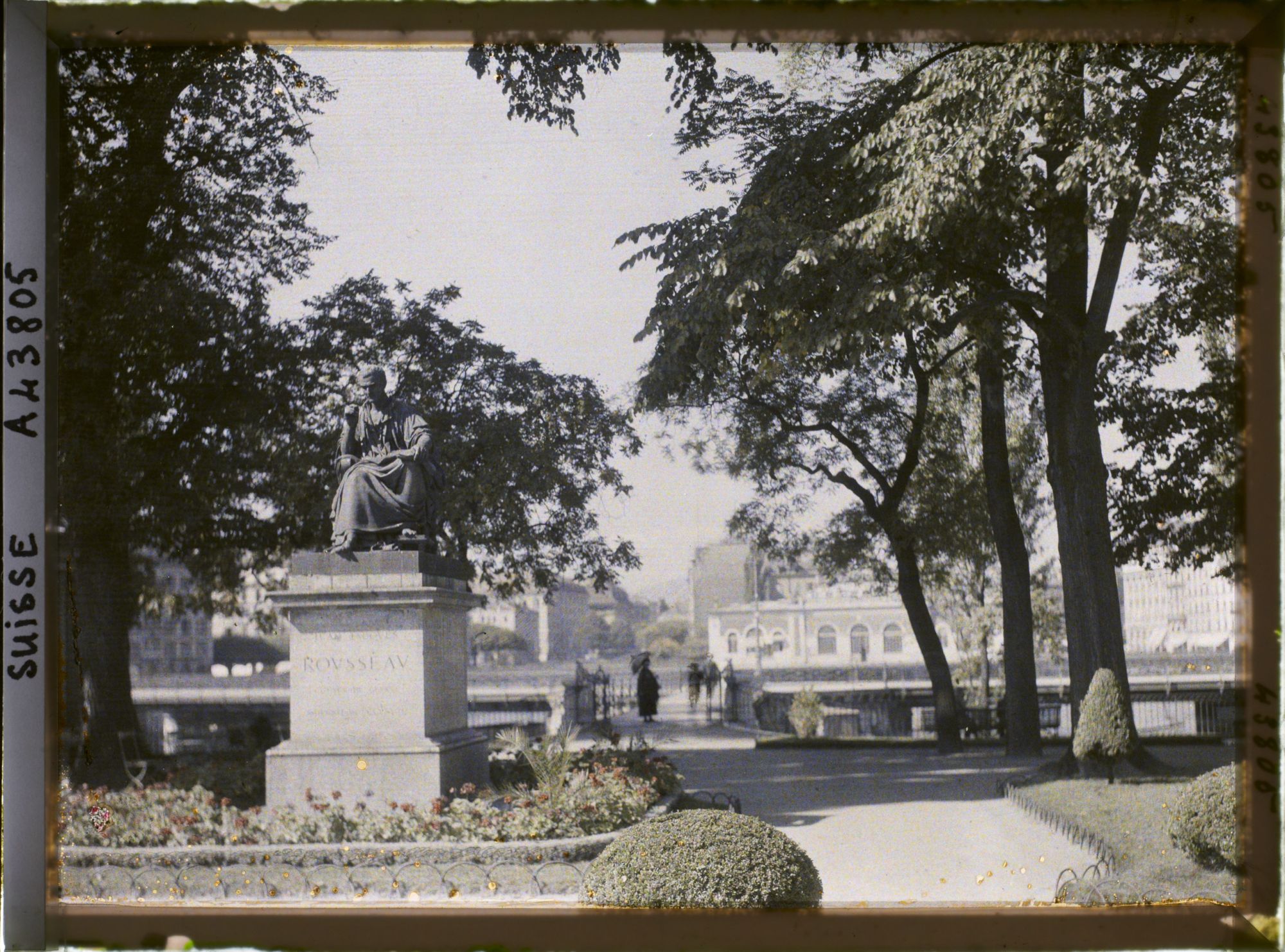 Image représentant La statue de Jean-Jacques Rousseau sur l'île Rousseau