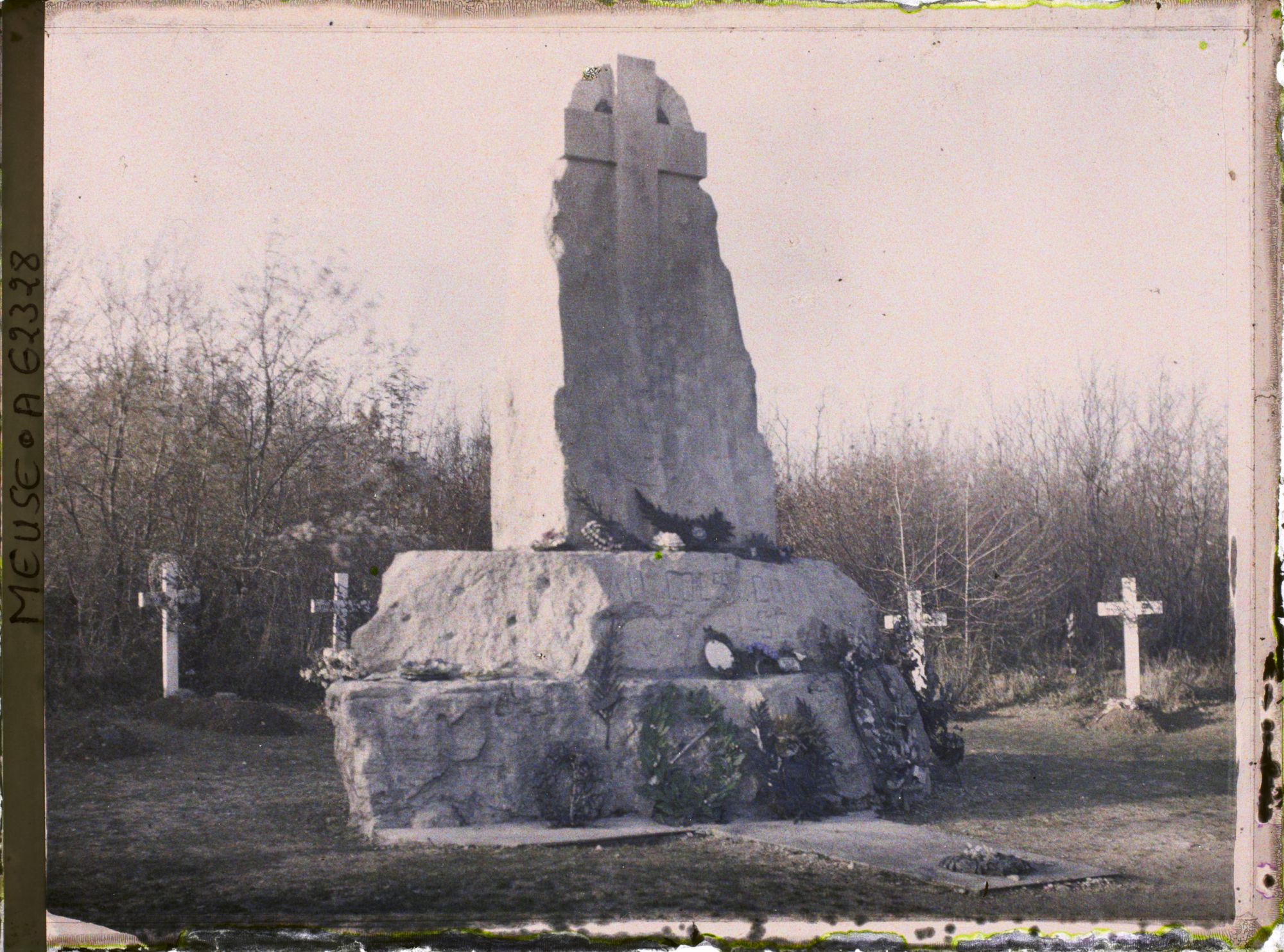 Image représentant Meuse, Bois des Caures, Le monument élevé à la mémoire du Colonel Driant et de ses Chasseurs