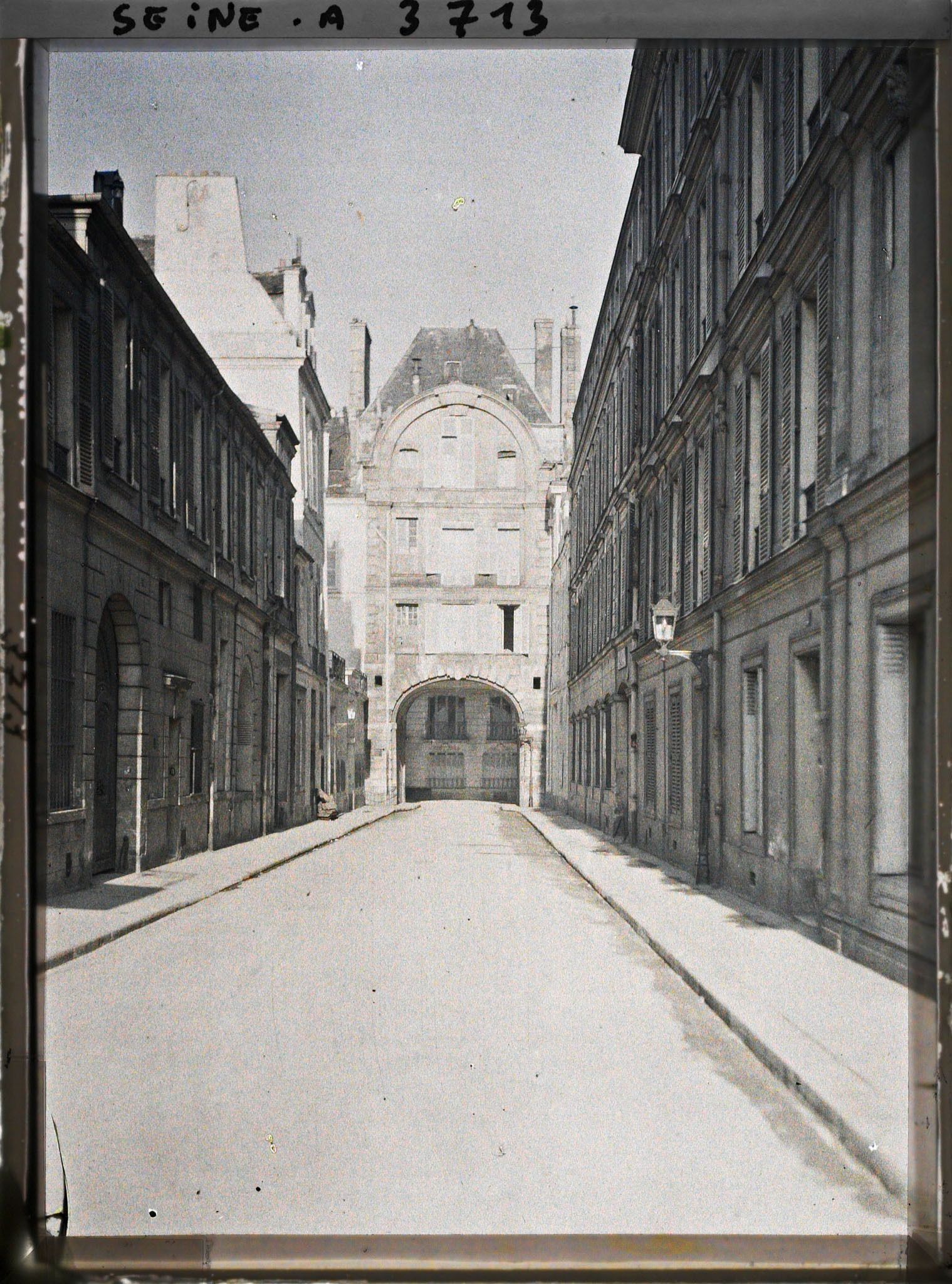 Image représentant La rue de Bretonvilliers vue du quai de Béthune