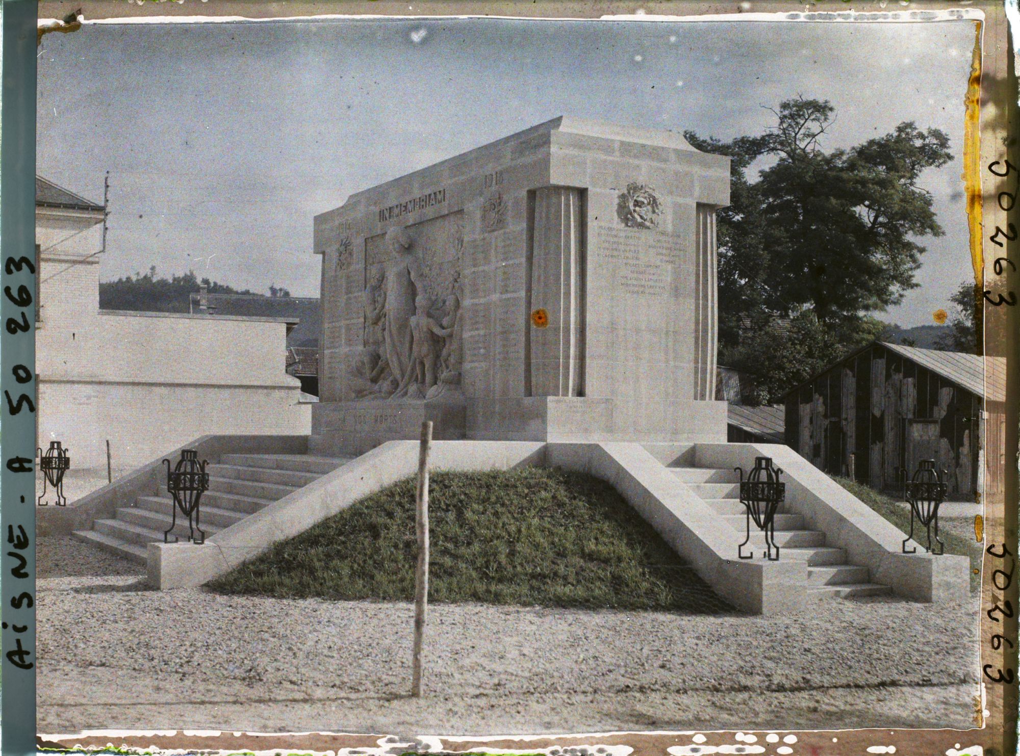 Image représentant France, Vailly, Mont aux Morts