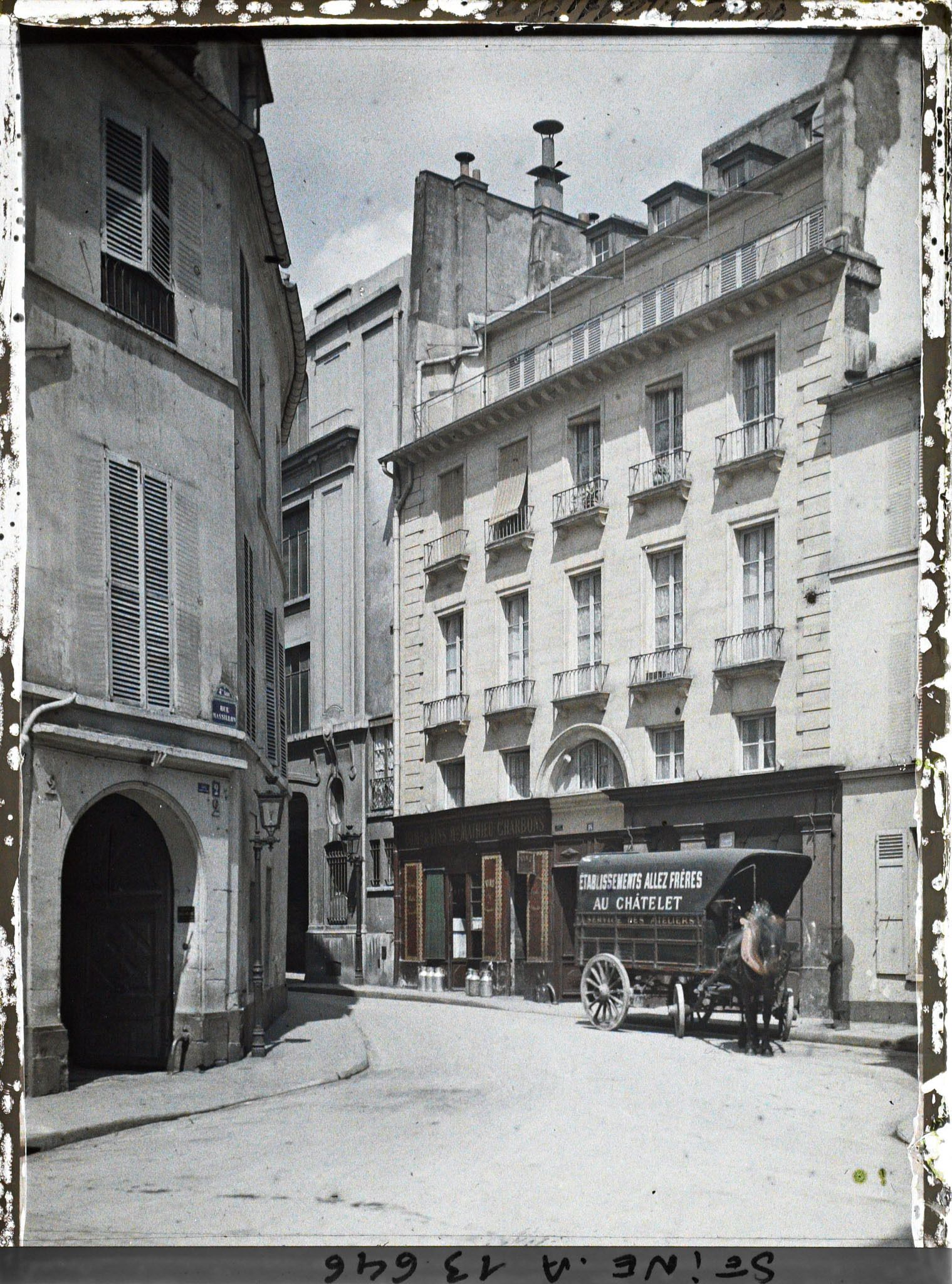 Image représentant Les rues Massillon et Chanoinesse