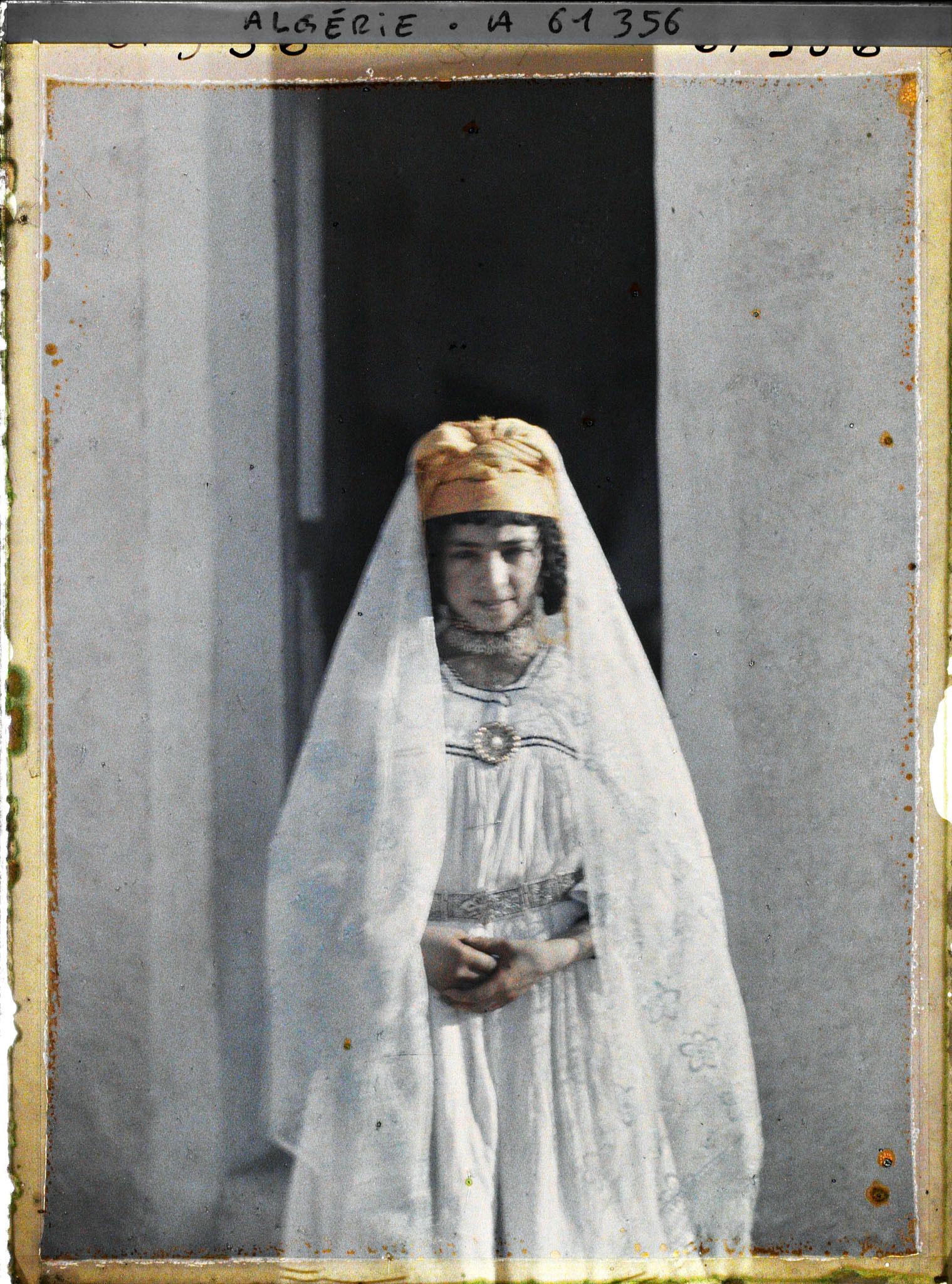 Image représentant Une jeune fille de la tribu des Ouled Naïls