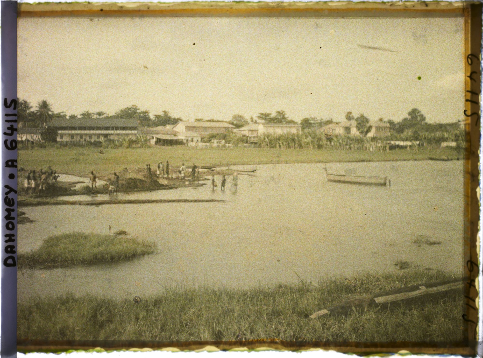 Image représentant Vue sur la lagune, en direction de la mission catholique (?)