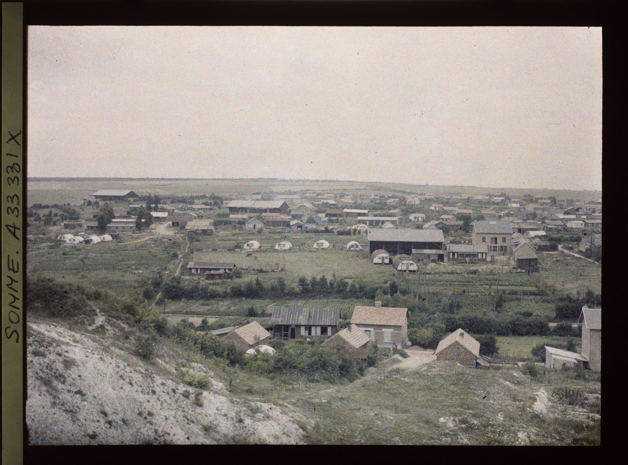 Image représentant France, Combles , Panorama de Combles pris de la route de Maurepas