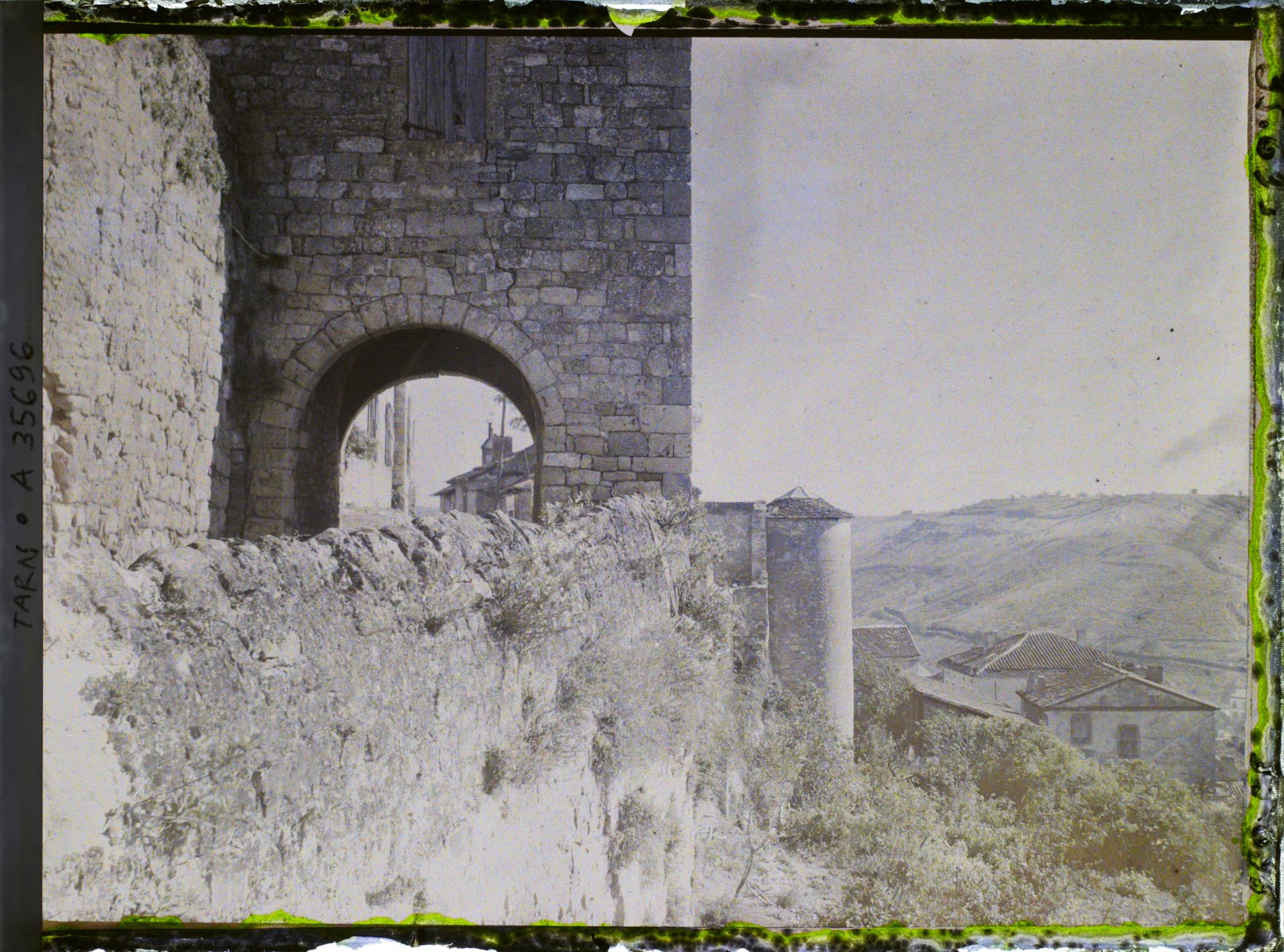 Image représentant Vue prise des remparts Coté Sud