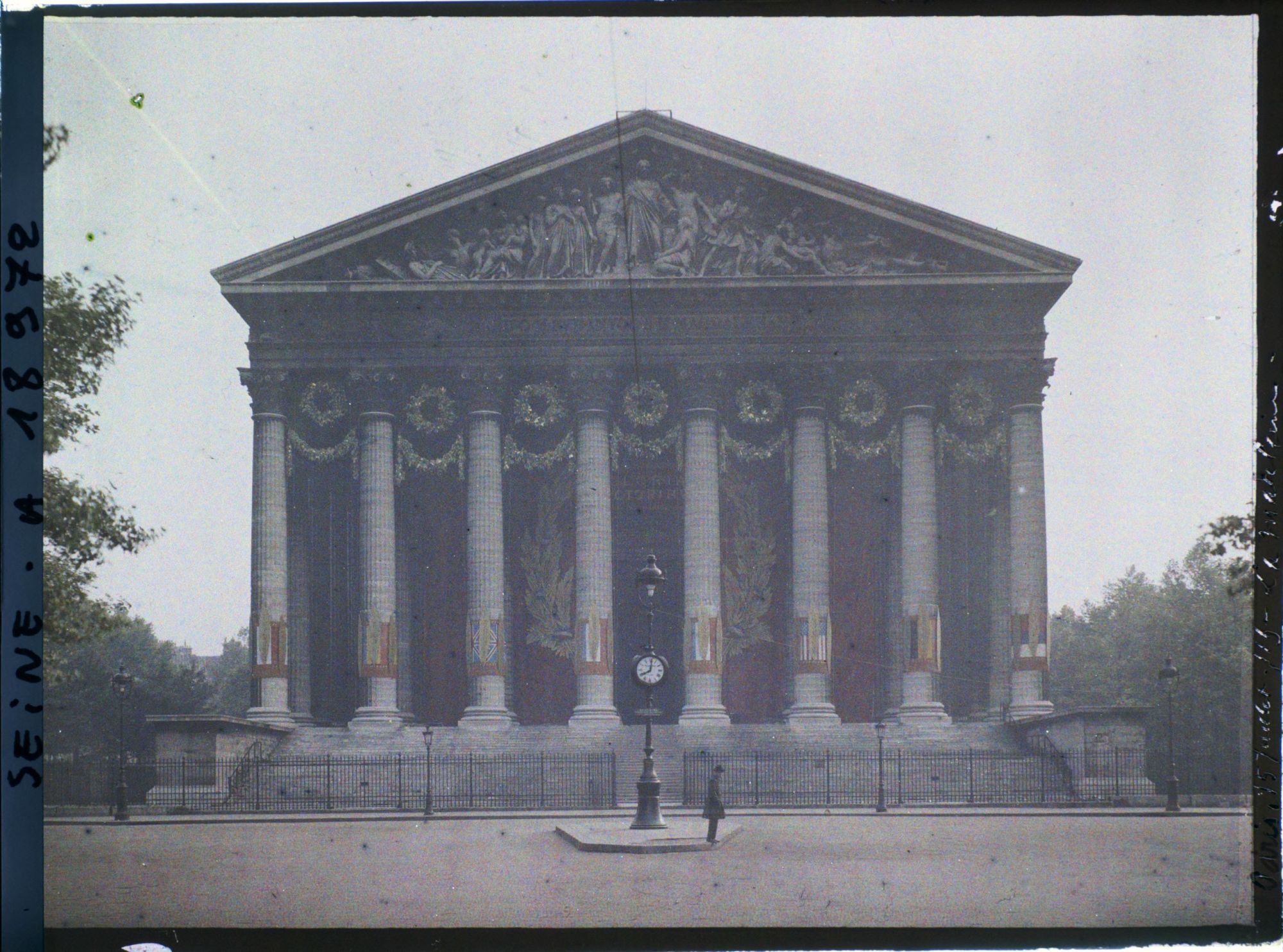 Image représentant La Madeleine au lendemain des fêtes de la Victoire des 13 et 14 juillet 1919
