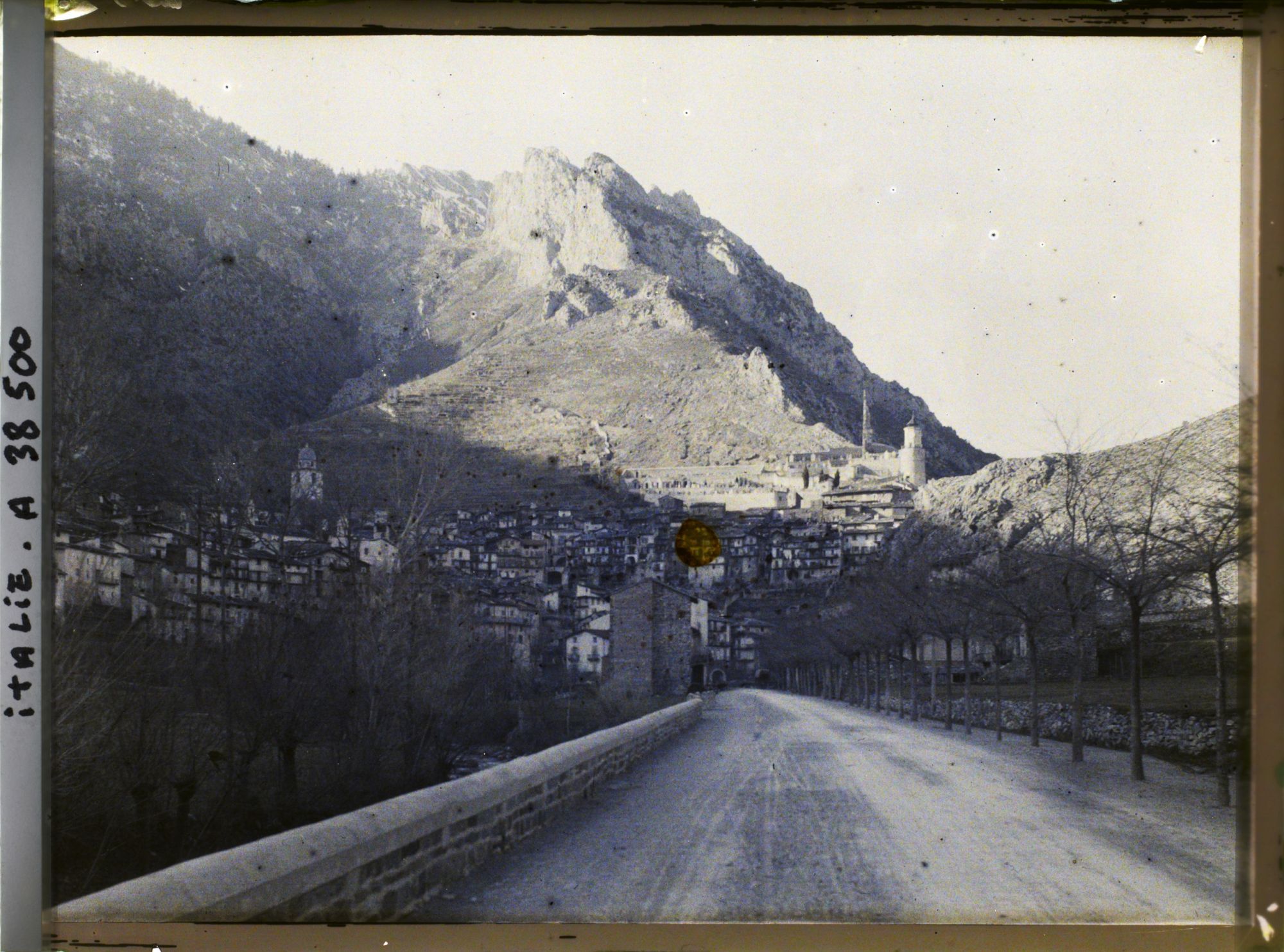 Image représentant Arrivée à Tenda par la route reliant Fontan à Coni