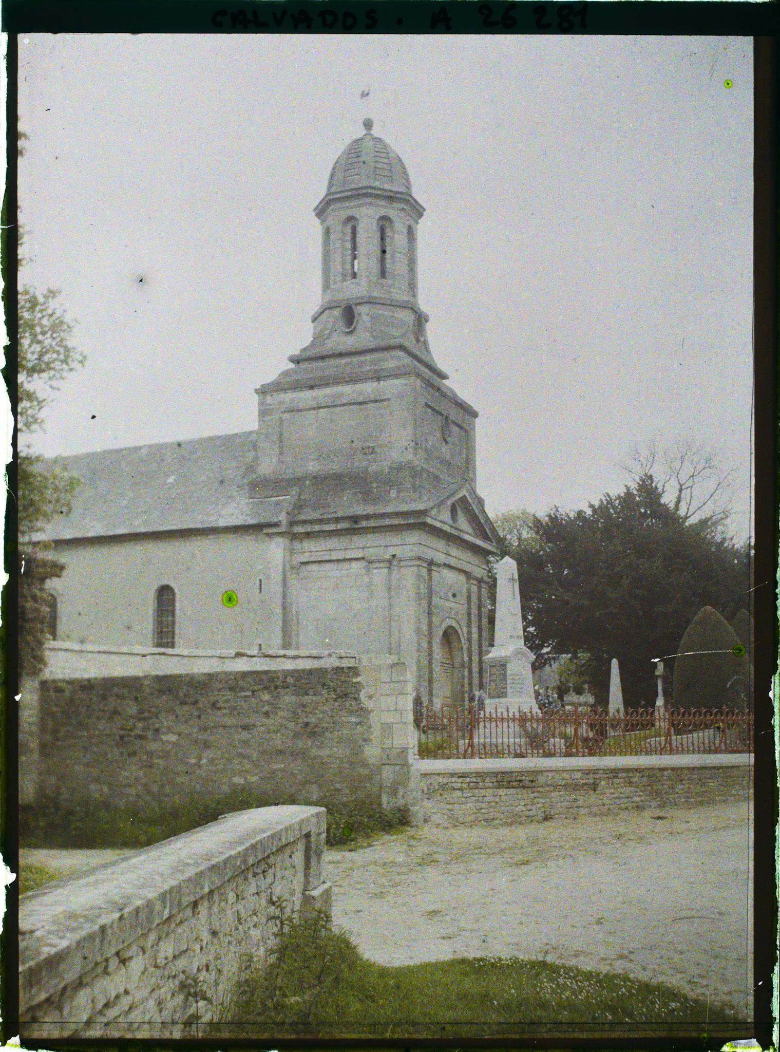 Image représentant L'église