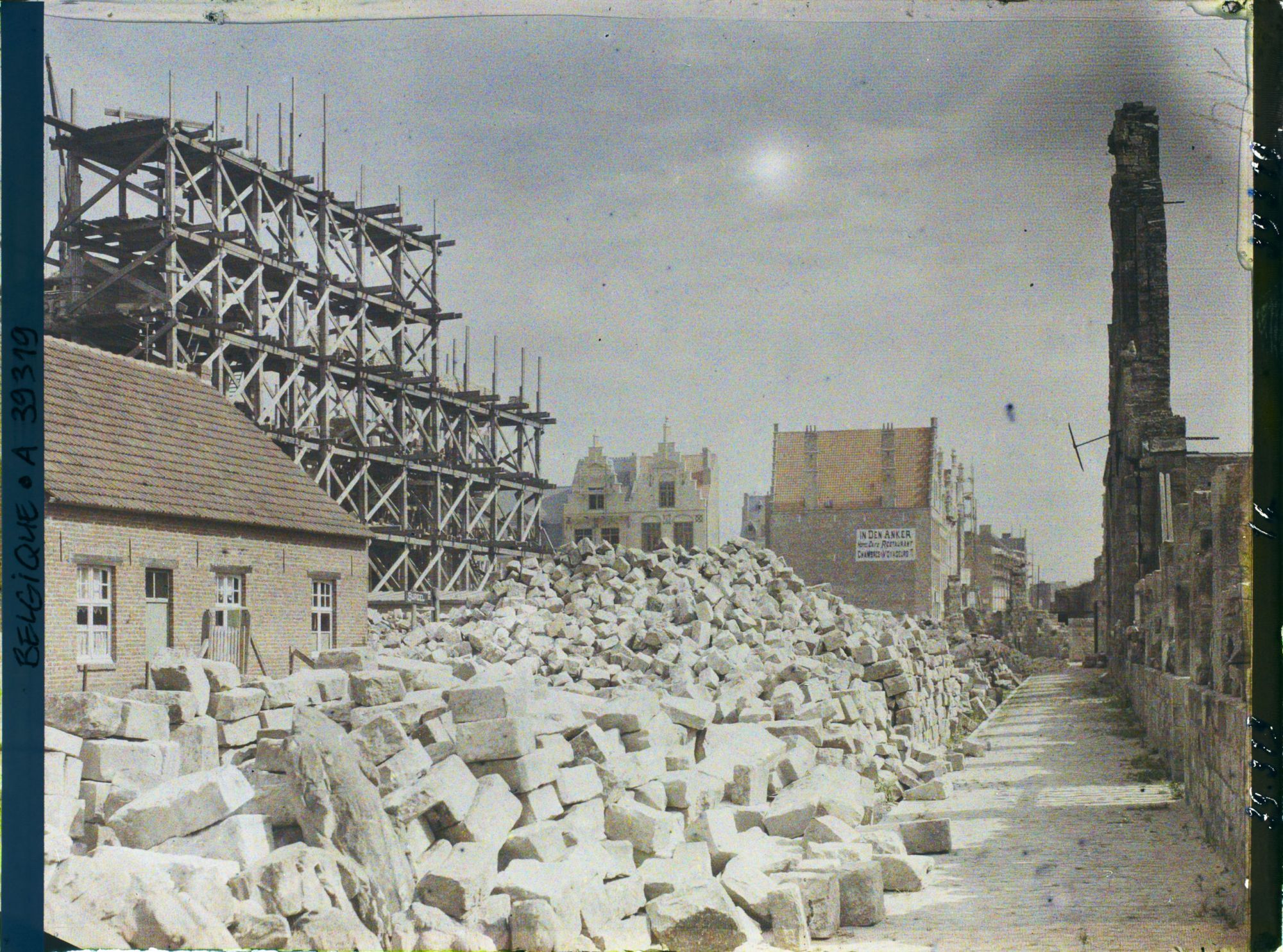 Image représentant Belgique, Ypres, Reconstruction de la Cathédrale St Martin