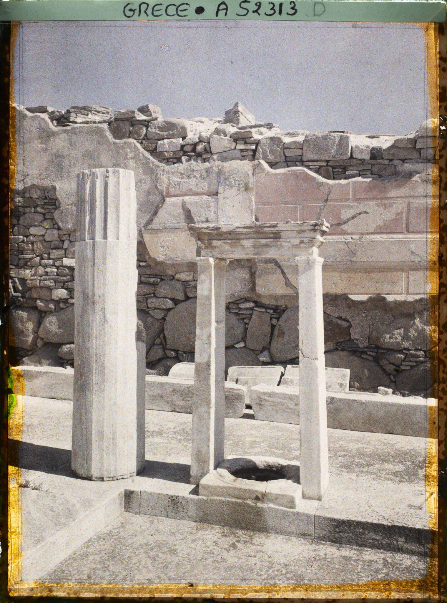 Image représentant Cour de la Maison du Trident (le Puits)