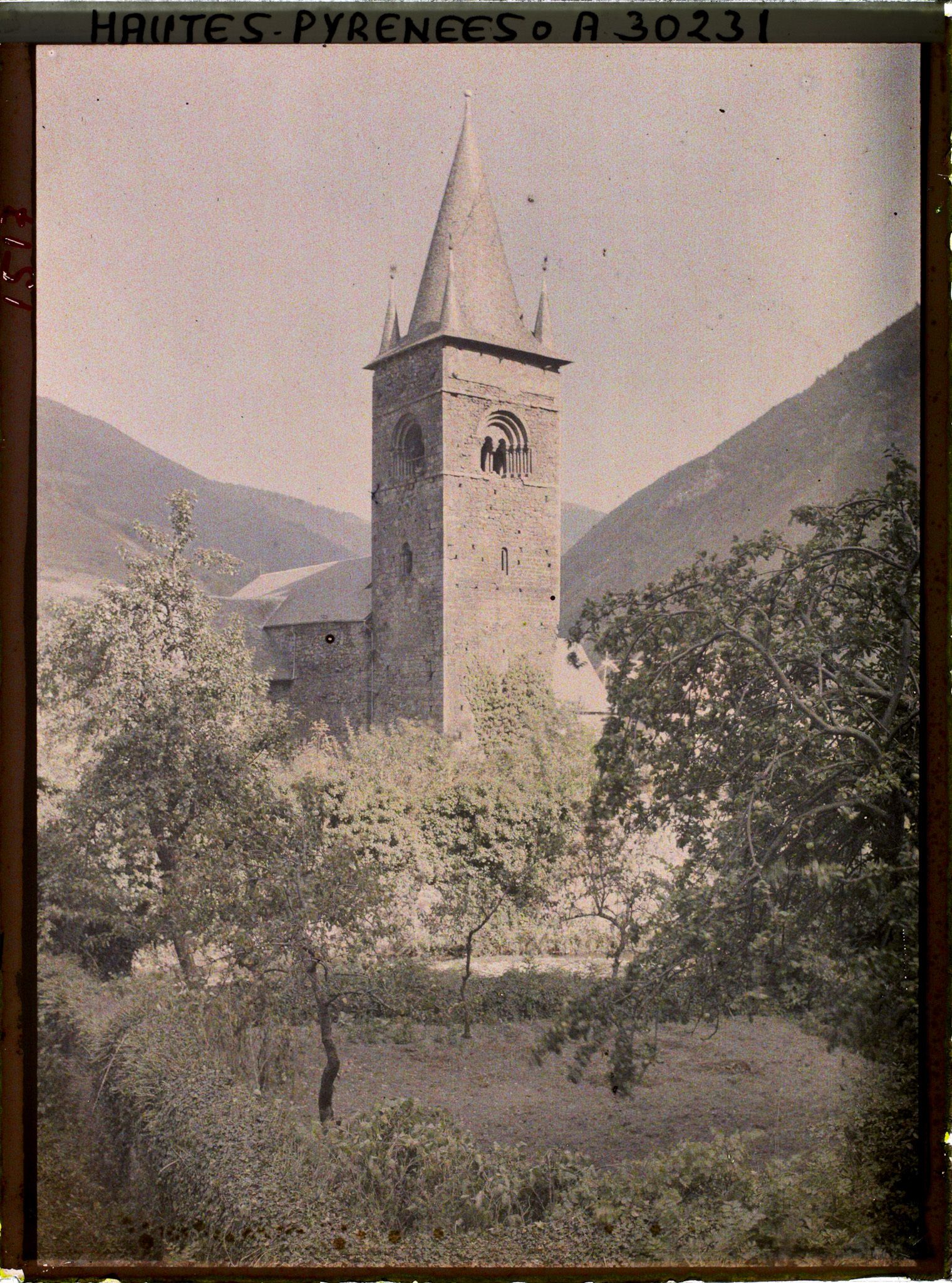 Image représentant France, Sarrancolin, L'Eglise
