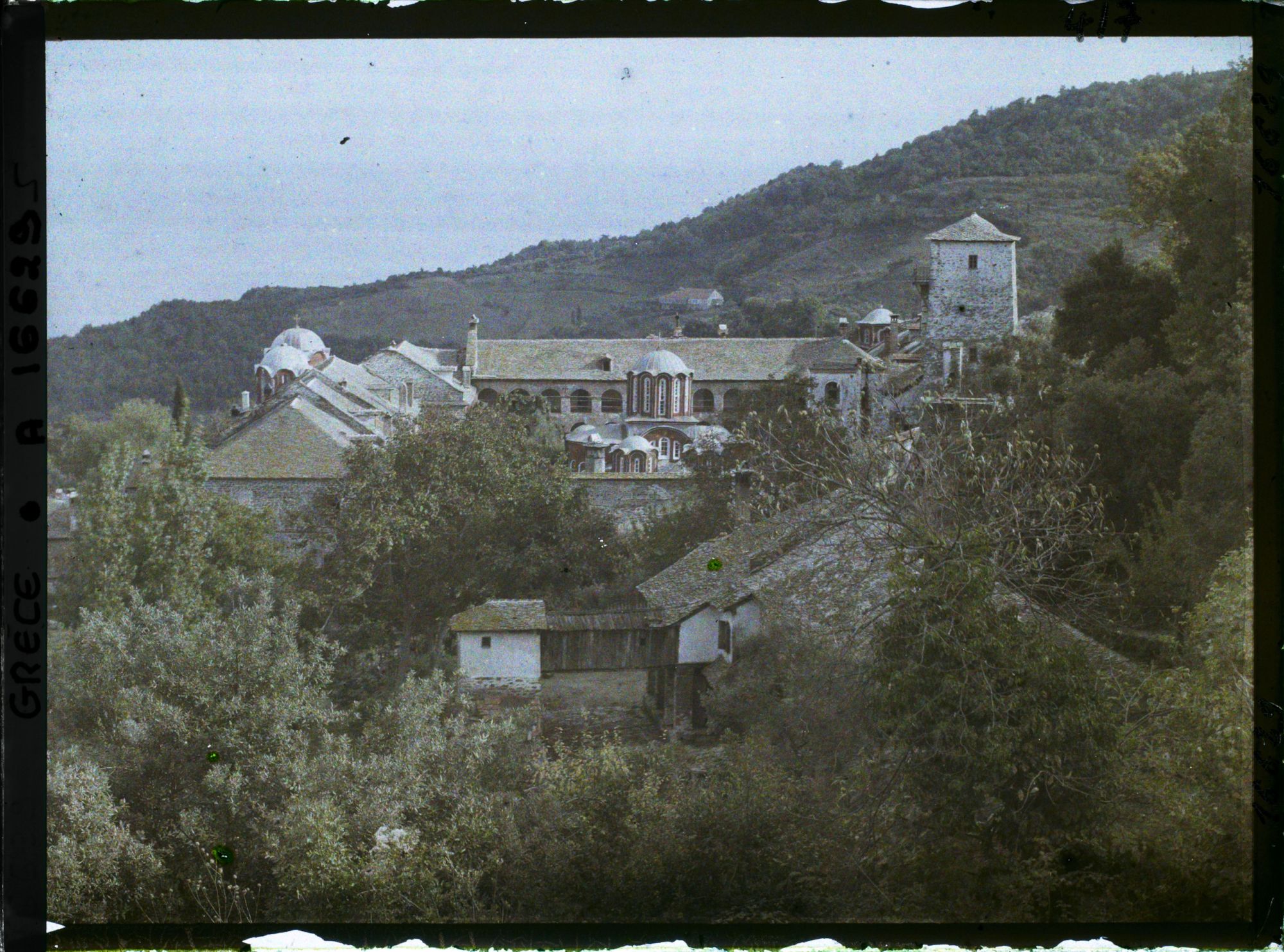 Image représentant Vue d'ensemble sur le monastère de Koutloumousiou