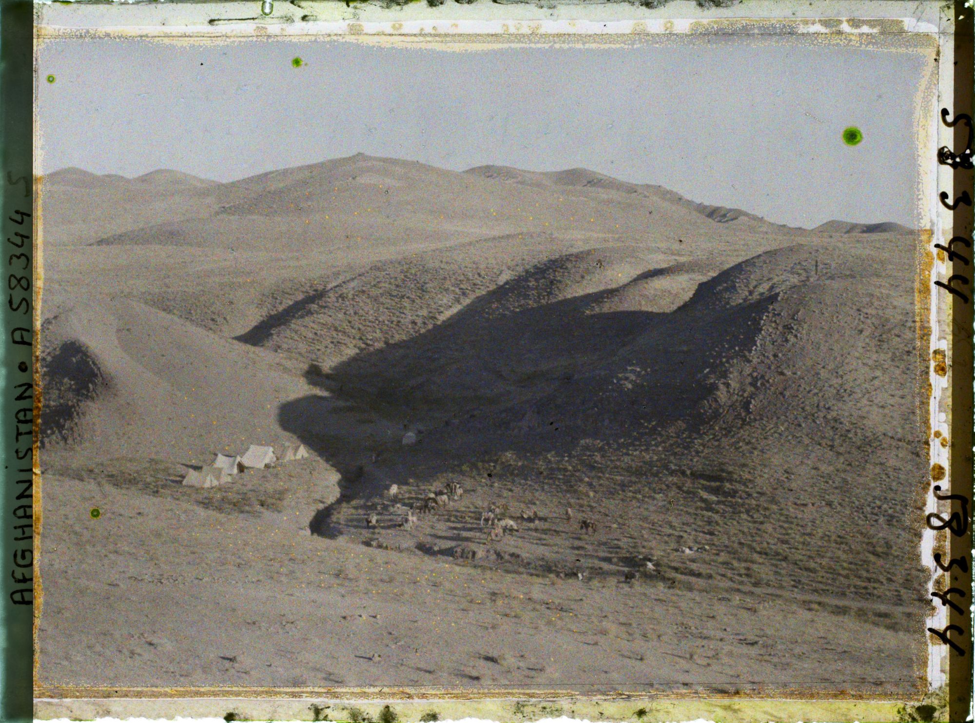 Image représentant Afghanistan, Padagi, Une vue sur les Mts Padagi et notre Campement