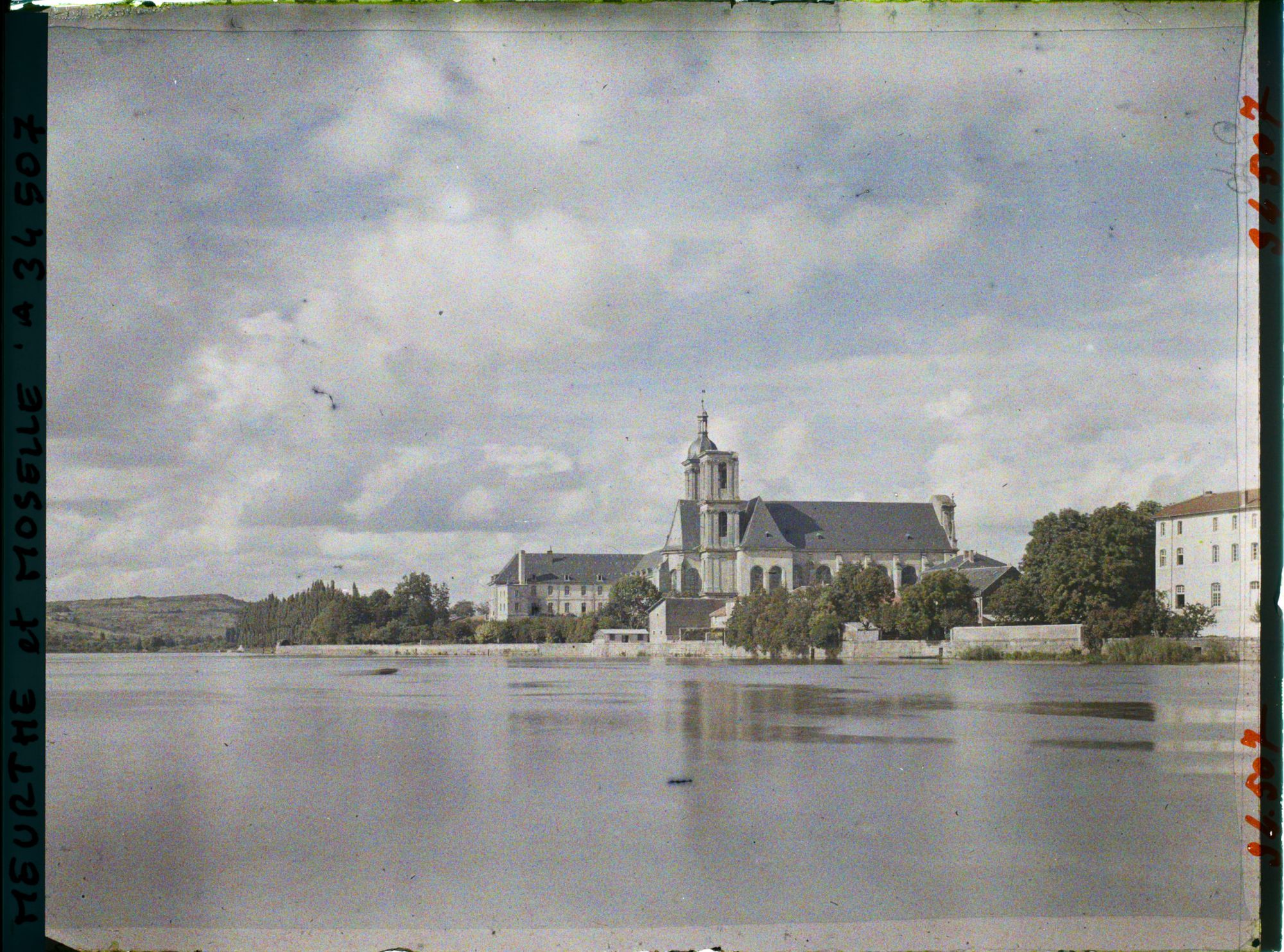 Image représentant France, Pont à Mousson, La Moselle et l'Ancienne Abbaye des Prémontrés