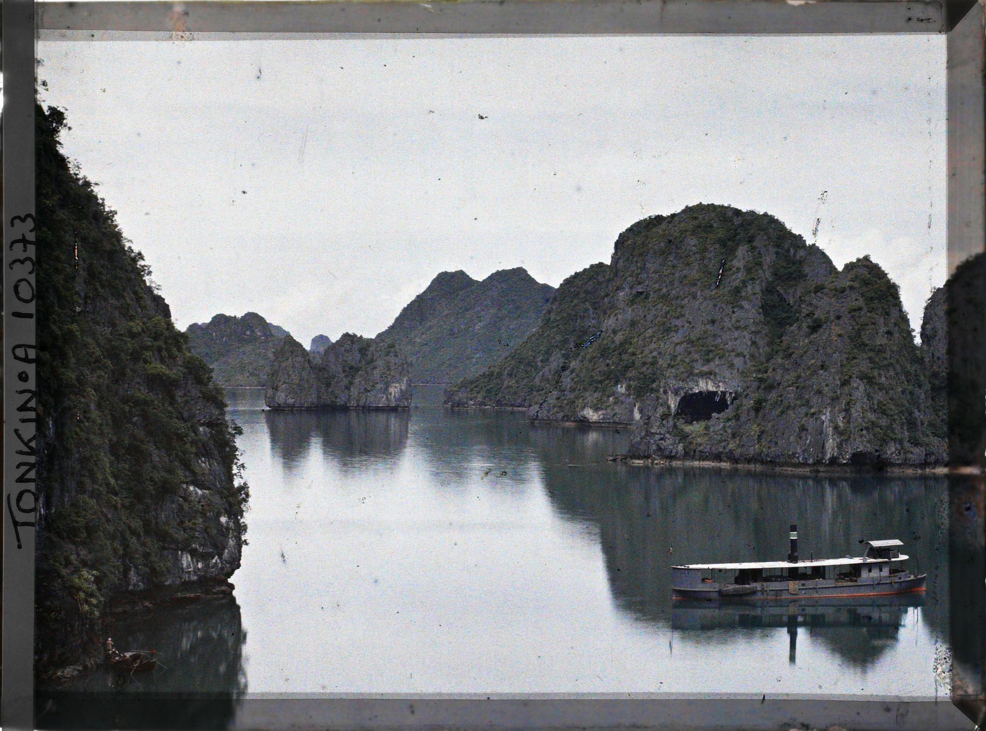 Image représentant Passage d'un bateau à vapeur dans le Cirque de la Surprise