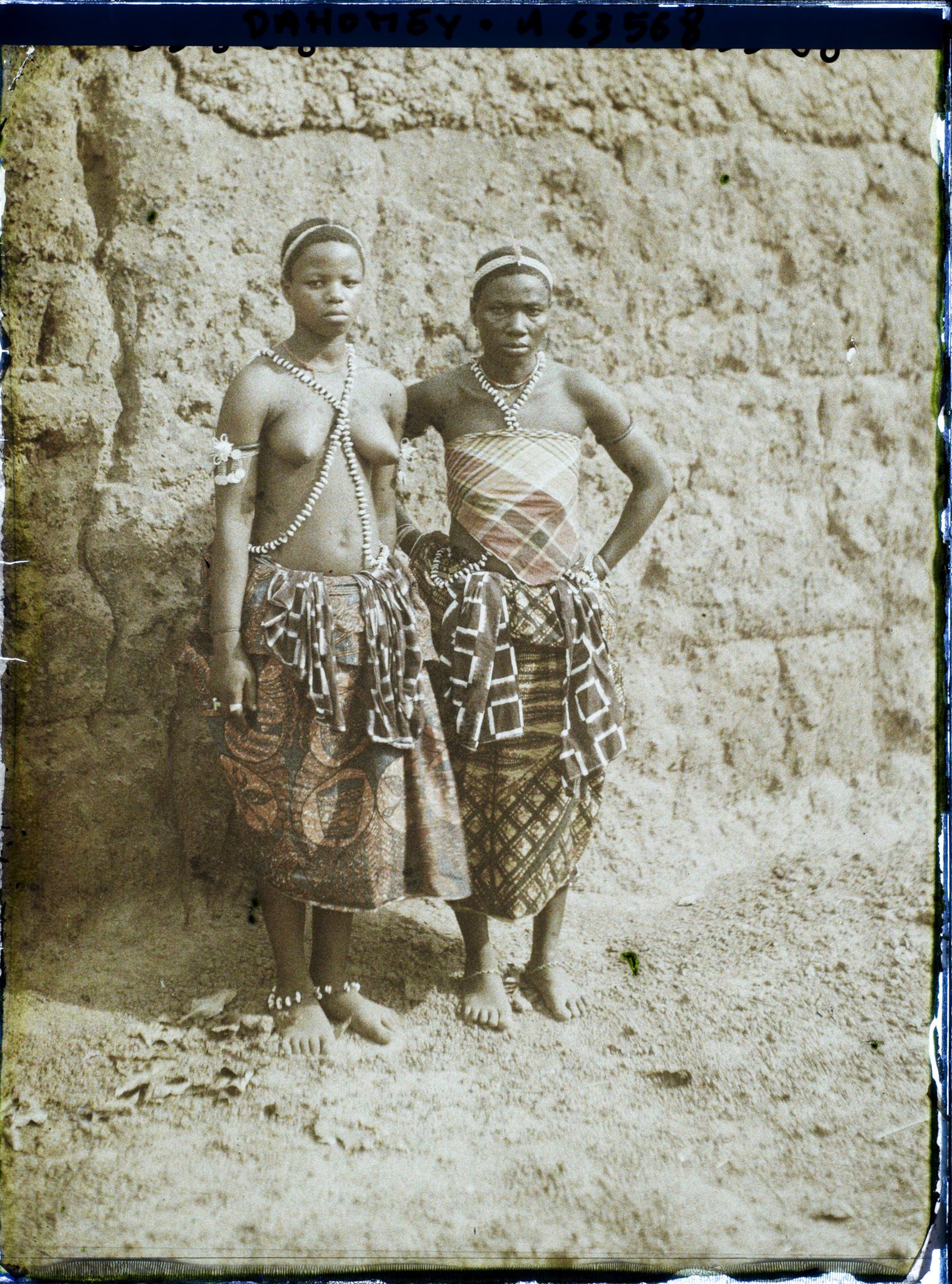 Image représentant Deux féticheuses de R'lan (?)