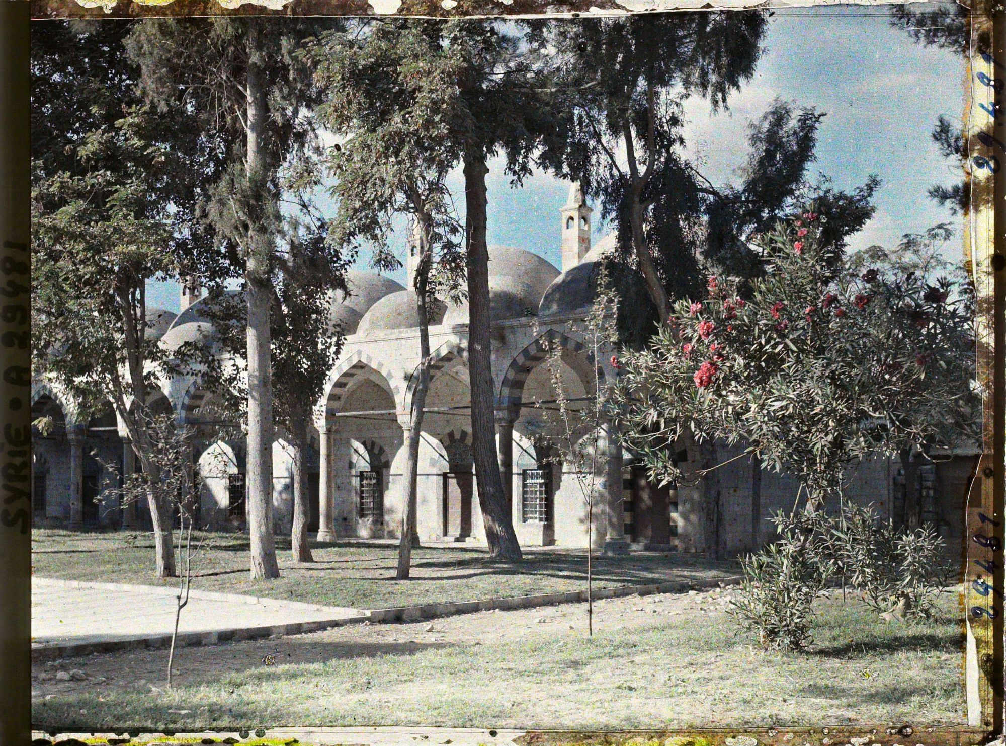 Image représentant Cour et bâtiments annexes de la Tekkiye es Suleymaniye