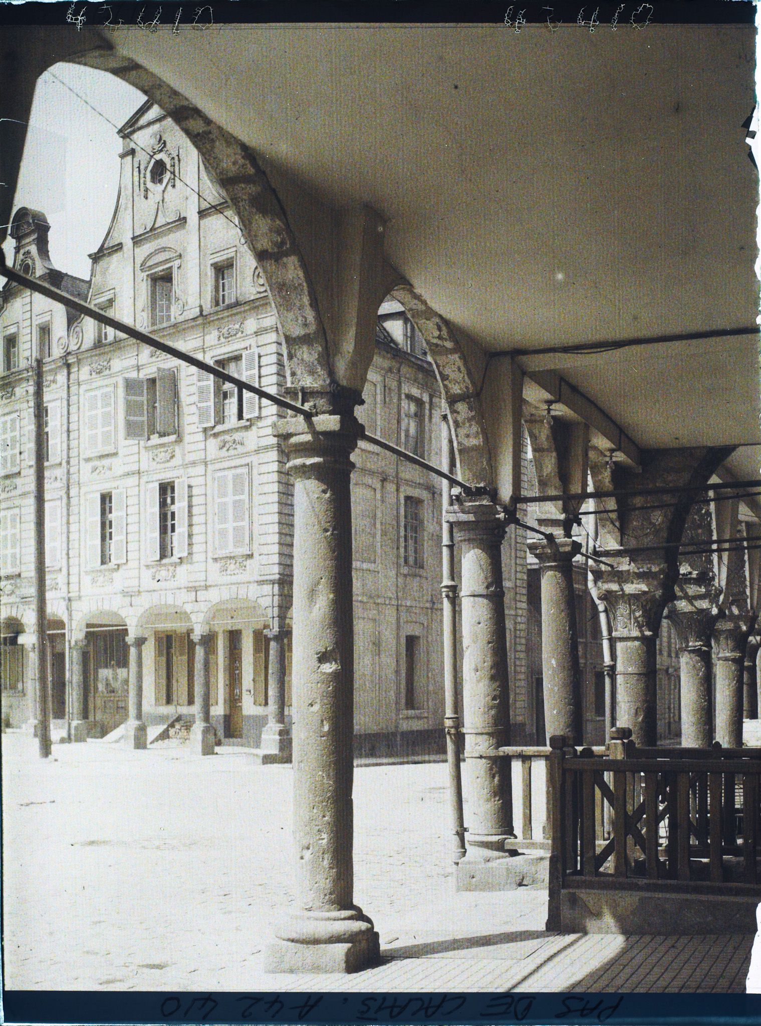 Image représentant France, Arras, Gde Place et les voûtes