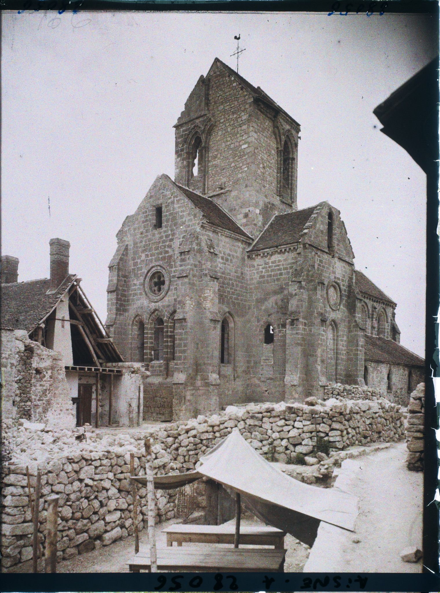 Image représentant France, Bourg-et-Comin, Abside de l'Eglise
