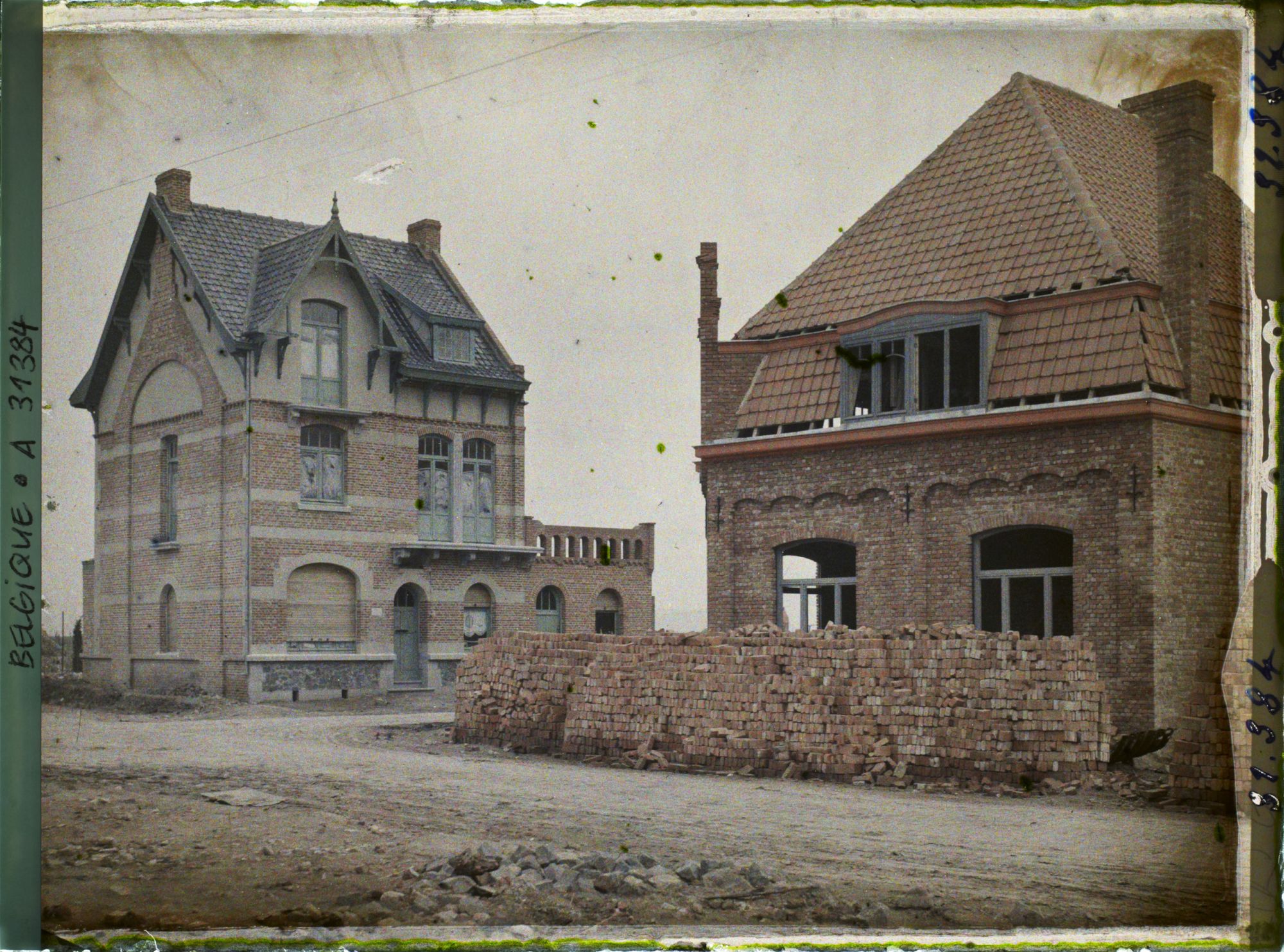Image représentant Belgique, Langemarck, Groupe de maisons neuves