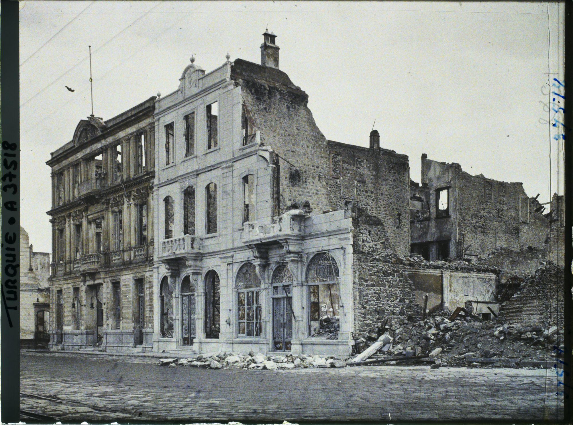 Image représentant Turquie, Smyrne, Les Quais de Smyrne - Ruines de la Grande Poste