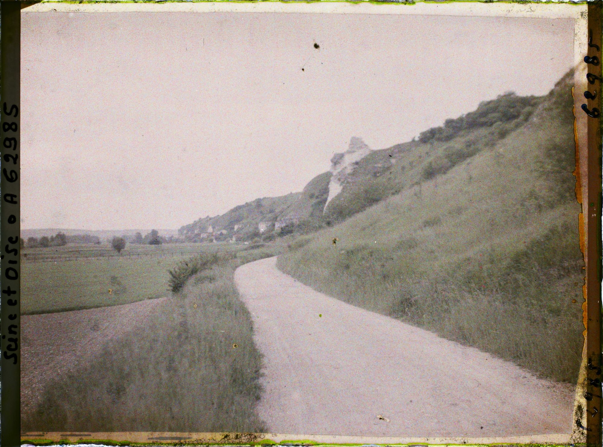 Image représentant Ile de France, La Roche-Guyon, Route de Bonnières - Erosions et cultures