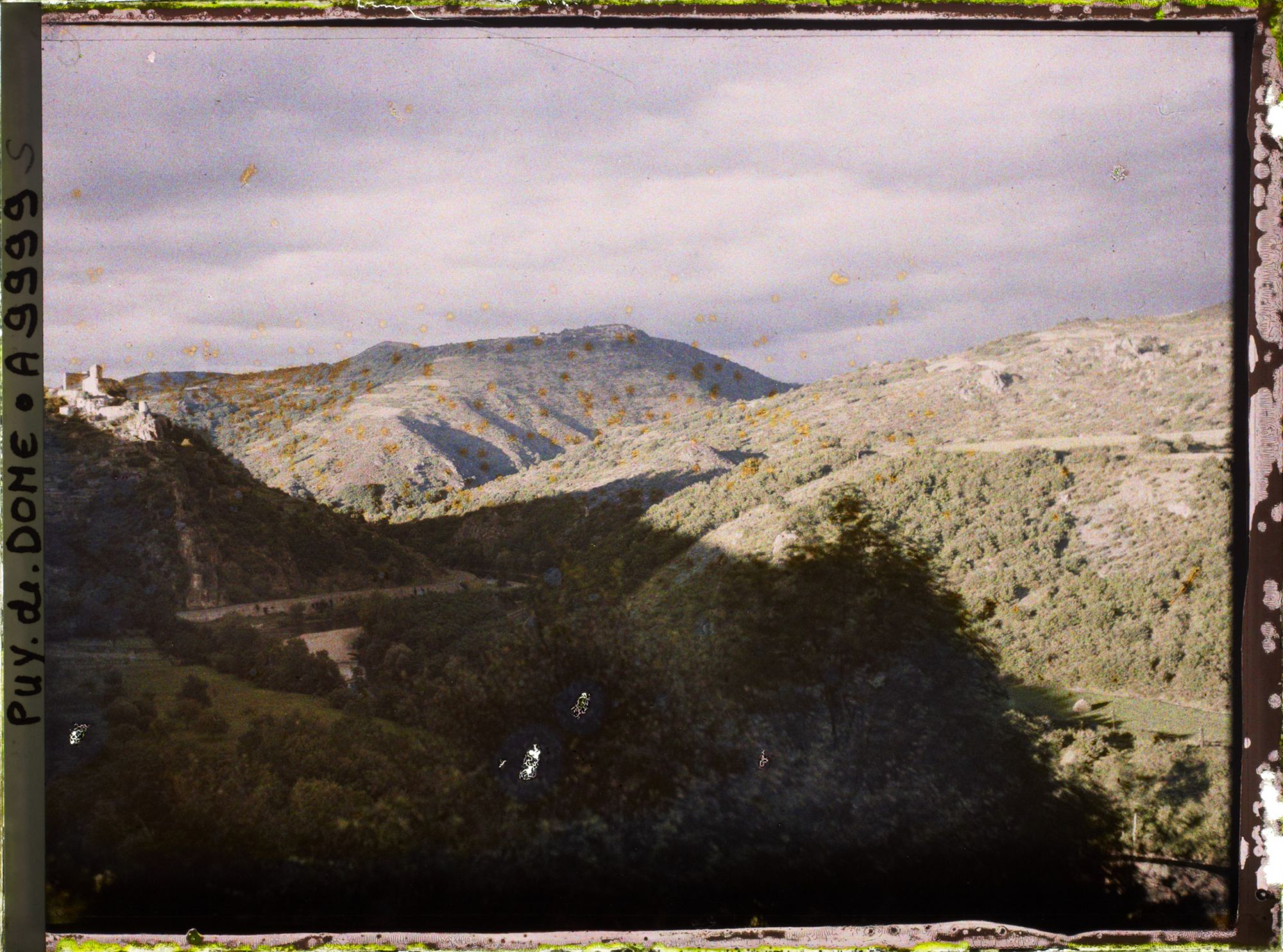Image représentant France, Vallée de l'Allier Effets de lumière au Soleil Couchant, Vallée de la Couze