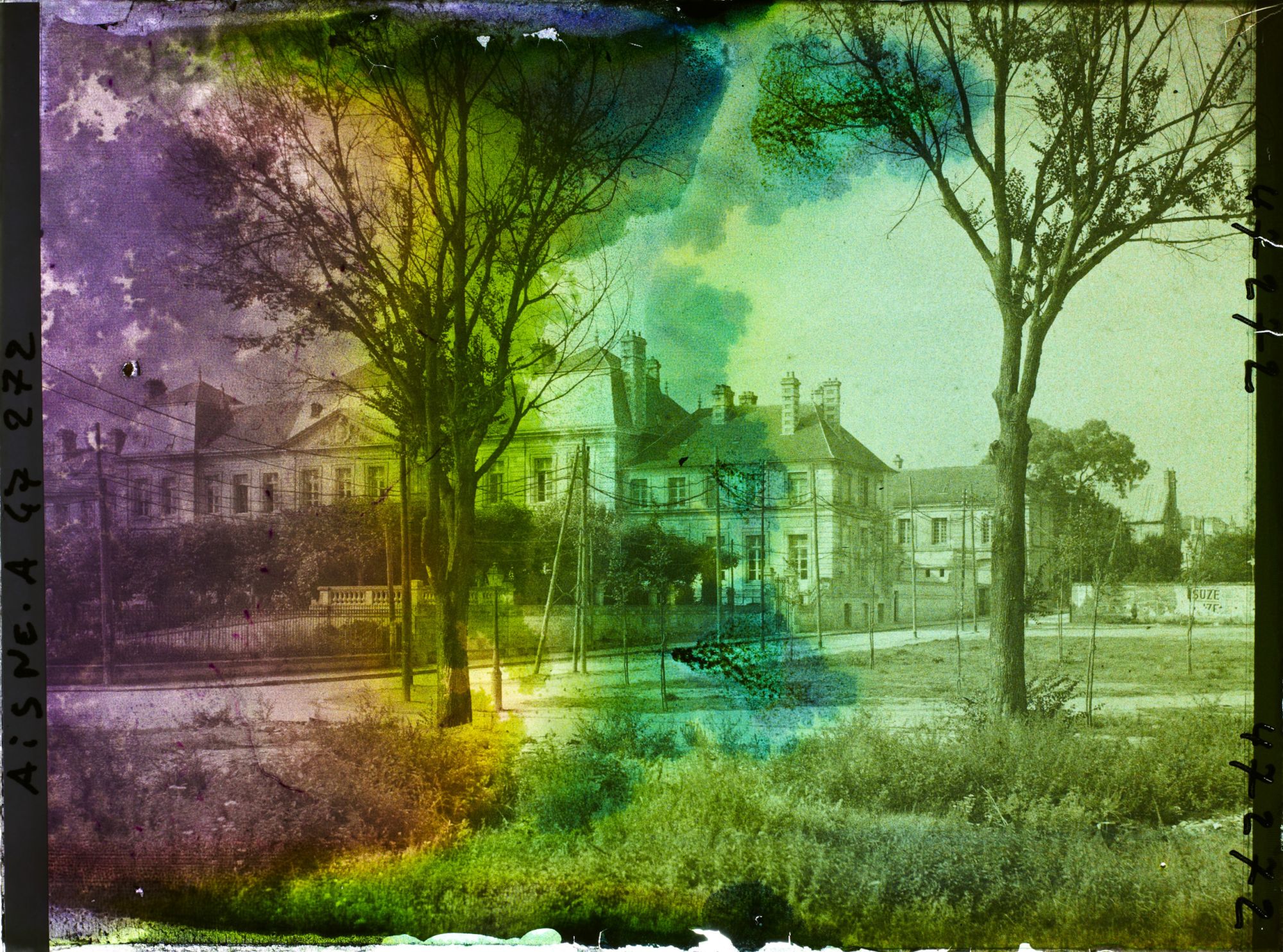 Image représentant France, Soissons, Hôtel de Ville vu des Quais