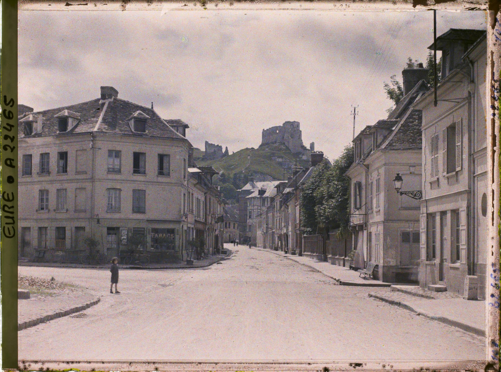 Image représentant La rue de petit Andelys et le Château Gaillard