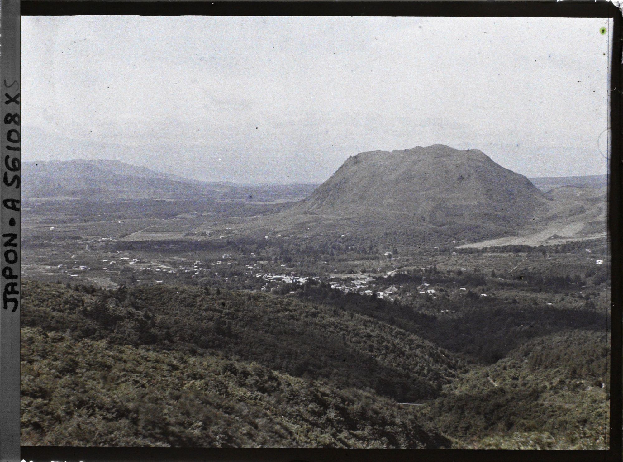 Image représentant Panorama de la plaine et la ville de Karuizawa et le mont Hanareyama