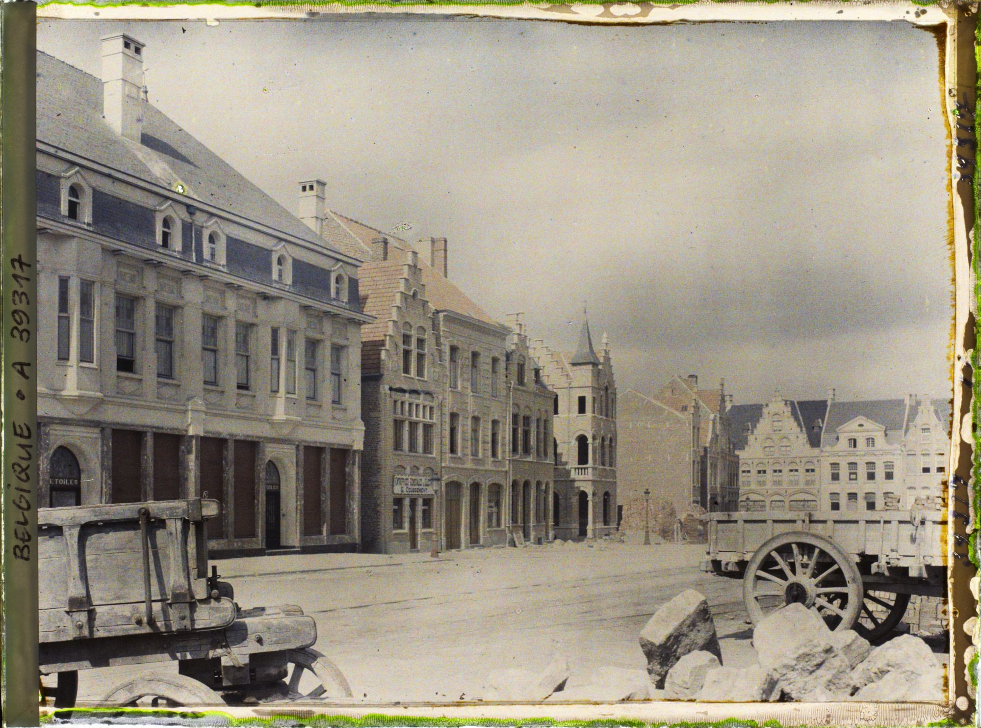 Image représentant Belgique, Ypres, Place Van den Peerboom