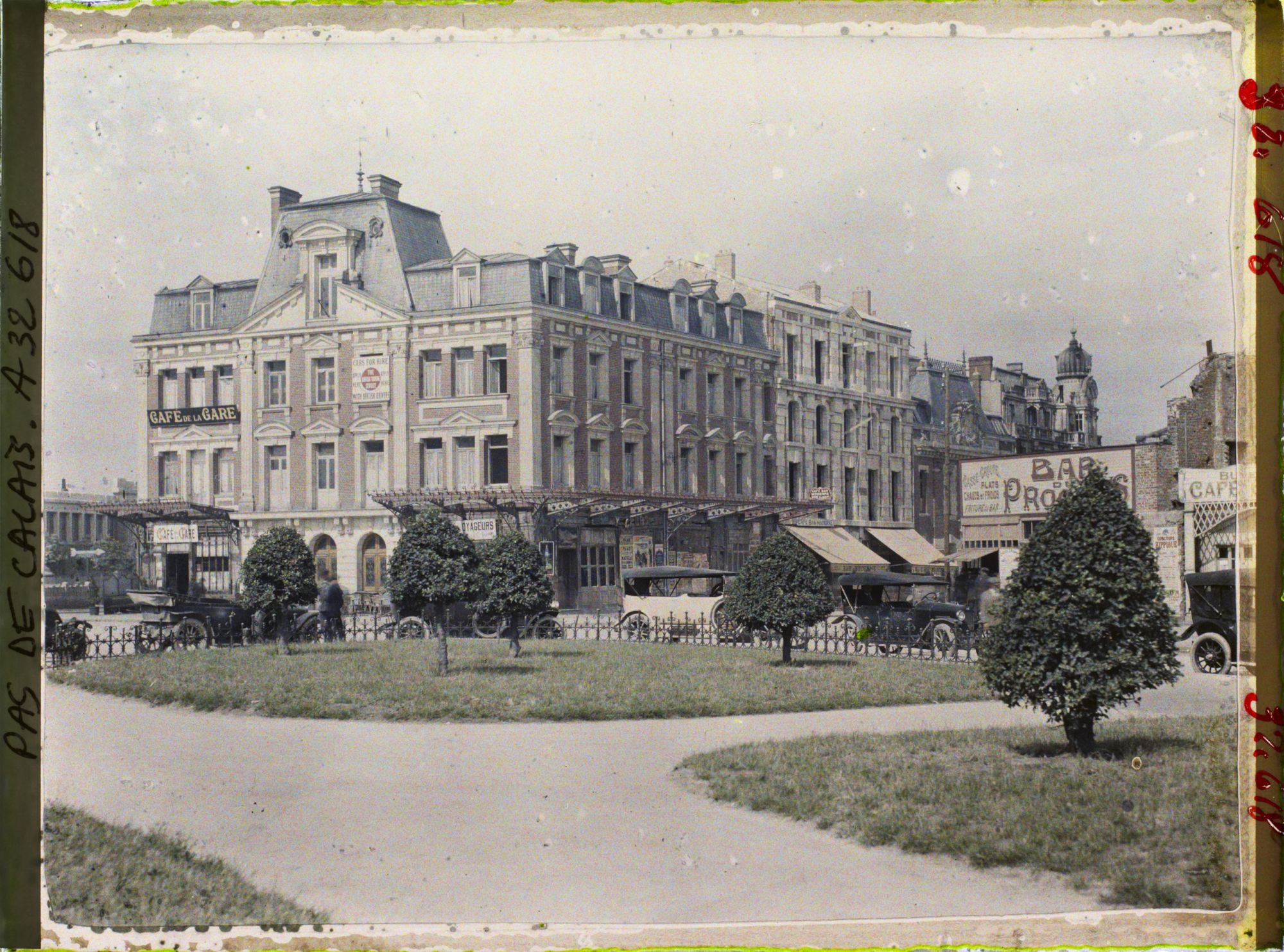 Image représentant France, Arras, Maisons reconstruites Place de la Gare