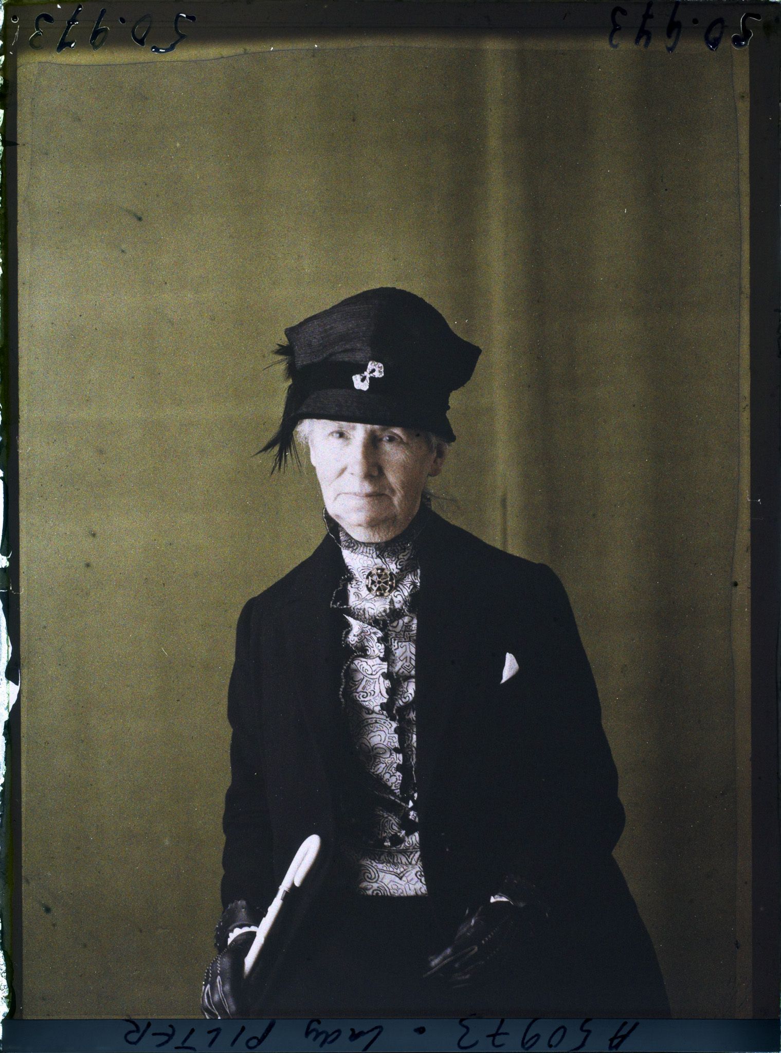 Image représentant https://musee-albert-kahn.s-museum.fr/home/NWQ2OTAwYzNmYjZlZTk1ZWQwODJmMjY4L2dlbmVyaWMtbm90aWNlLXRhYi9hdXRob3JpdHkvNjE3YTc5ZjVjZjhiODk2OGIzMzM3ZDIx/5d6900c3fb6ee95ed082f268/generic-notice-tab/authority/617a79ebcf8b8968b33375a6 Lady Emily Pilter