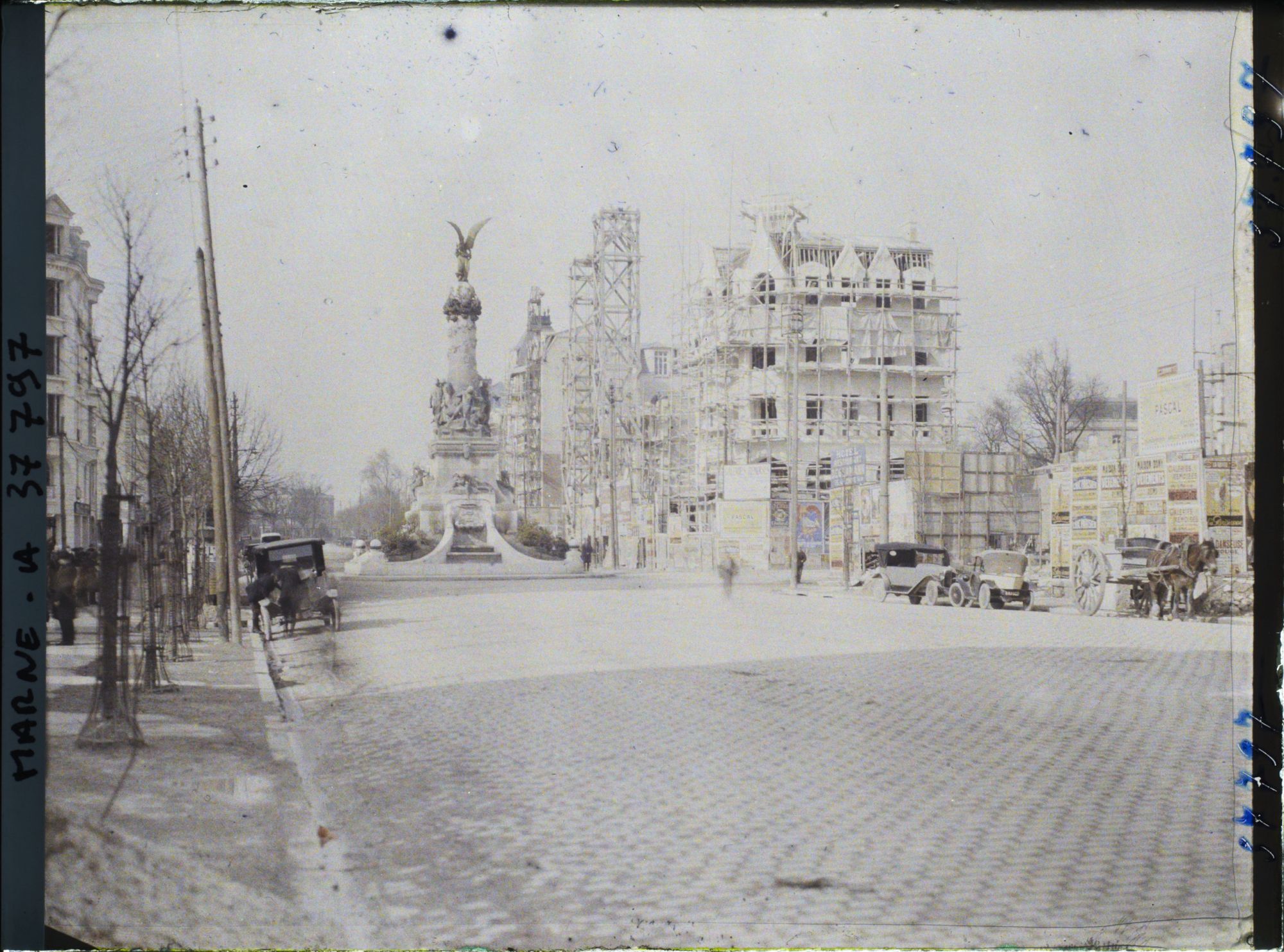 Image représentant France, Reims, Rue Drouet d'Erlon et reconstructions