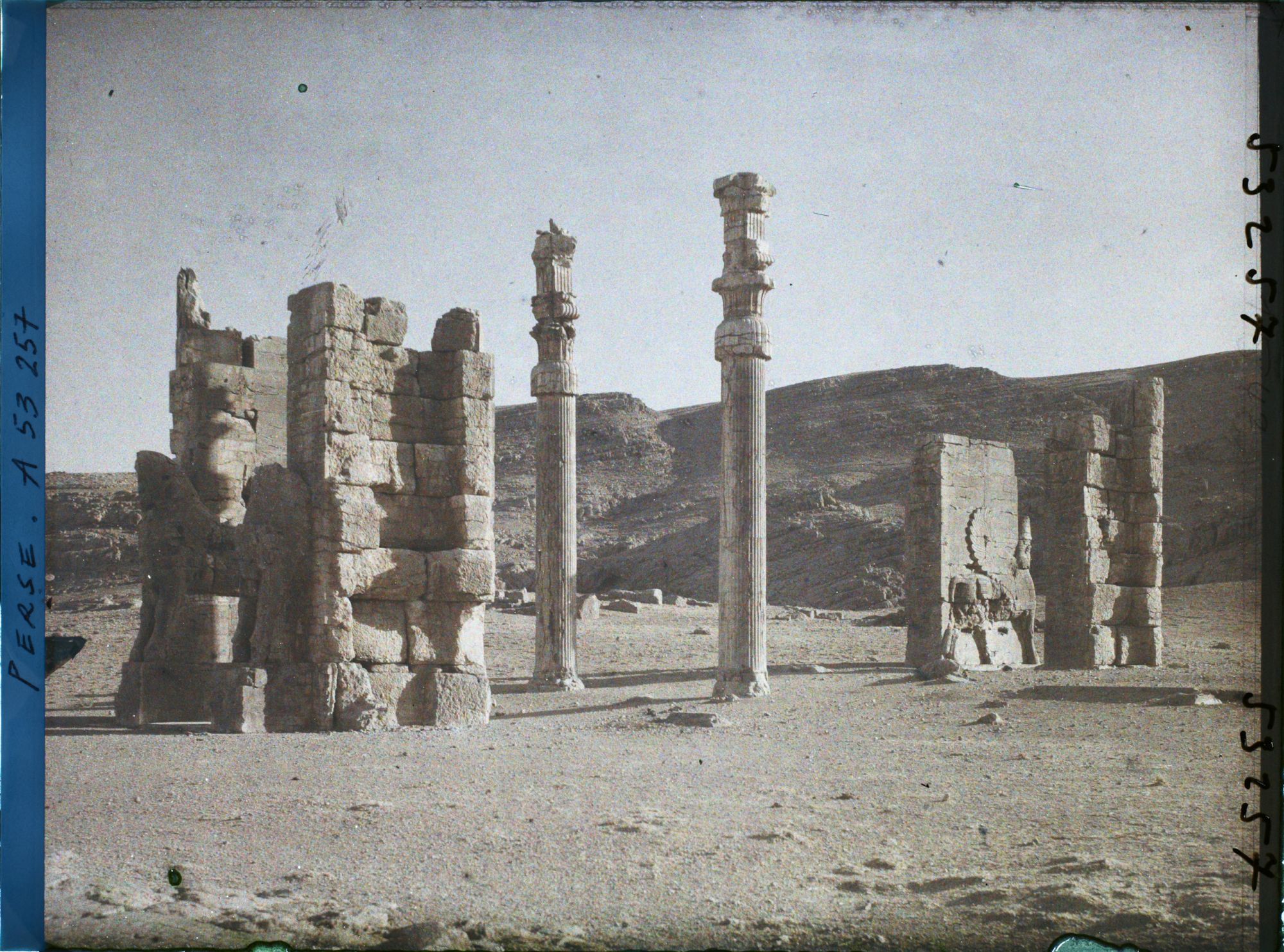 Image représentant Ensemble de la porte de Xerxès ou porte de toutes les Nations