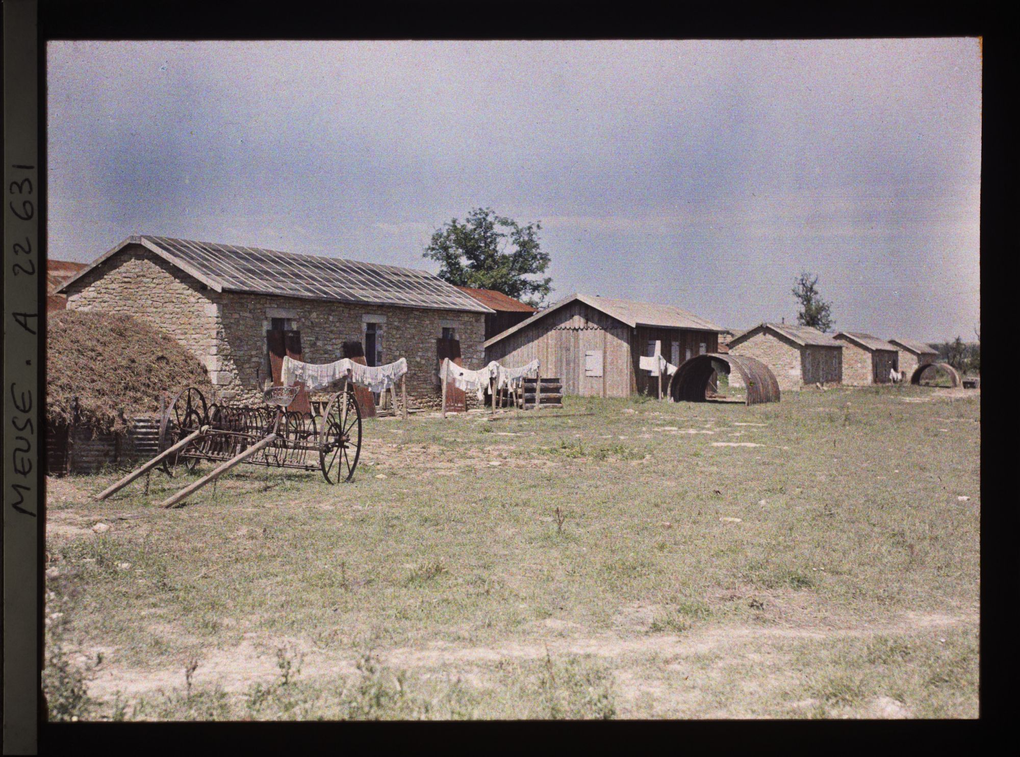 Image représentant France, Marre, Le nouveau Village