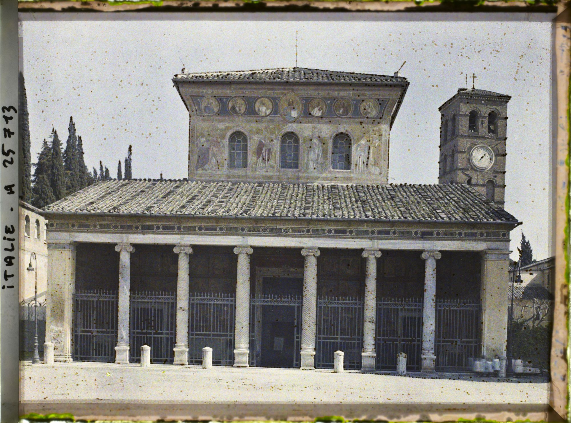 Image représentant Extérieur de la basilique San Lorenzo fuori le mura