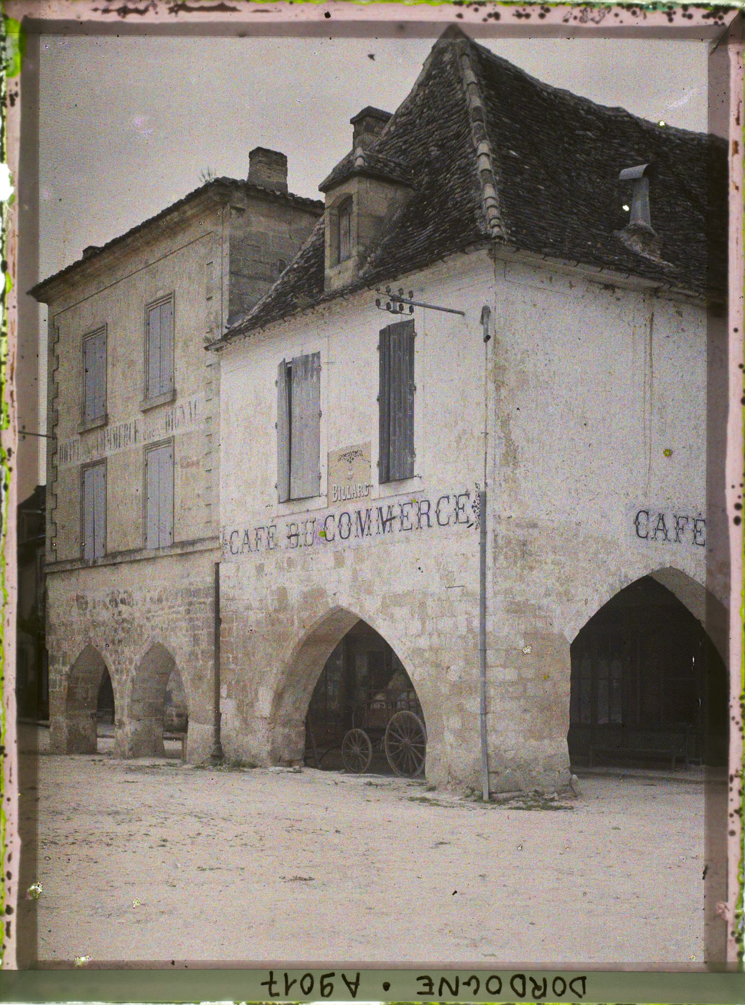 Image représentant Périgord, Beaumont, Partie ancienne des corniérés