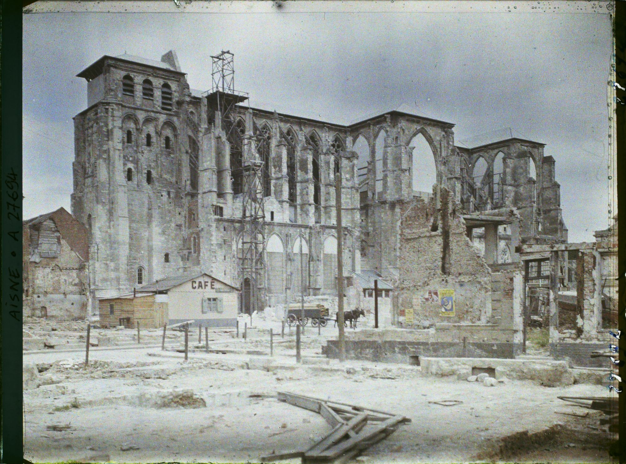 Image représentant France, St Quetin, Cathédrale, façade latérale Est