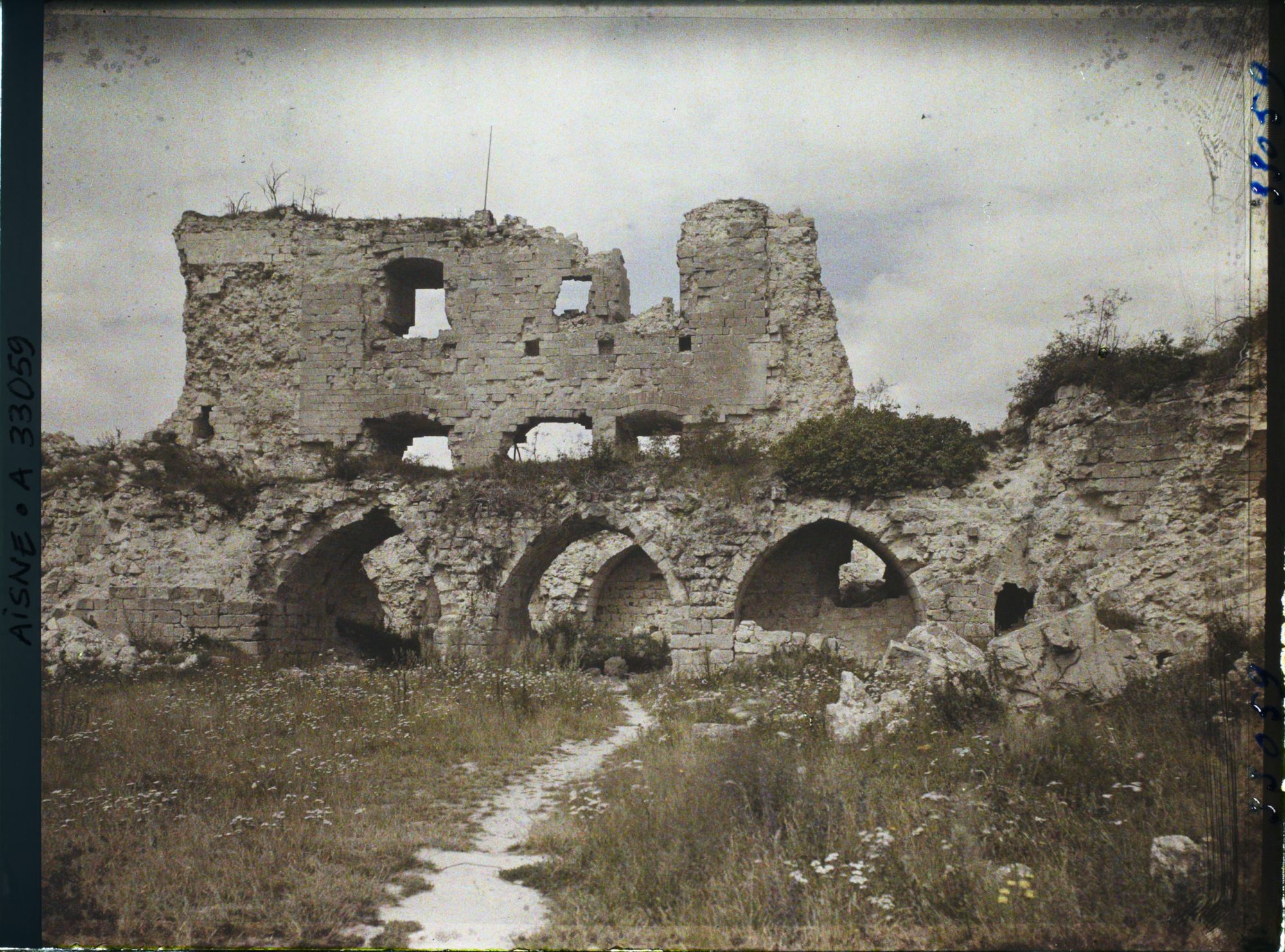 Image représentant France, Coucy le Château, Ruines de la Salle des Preux