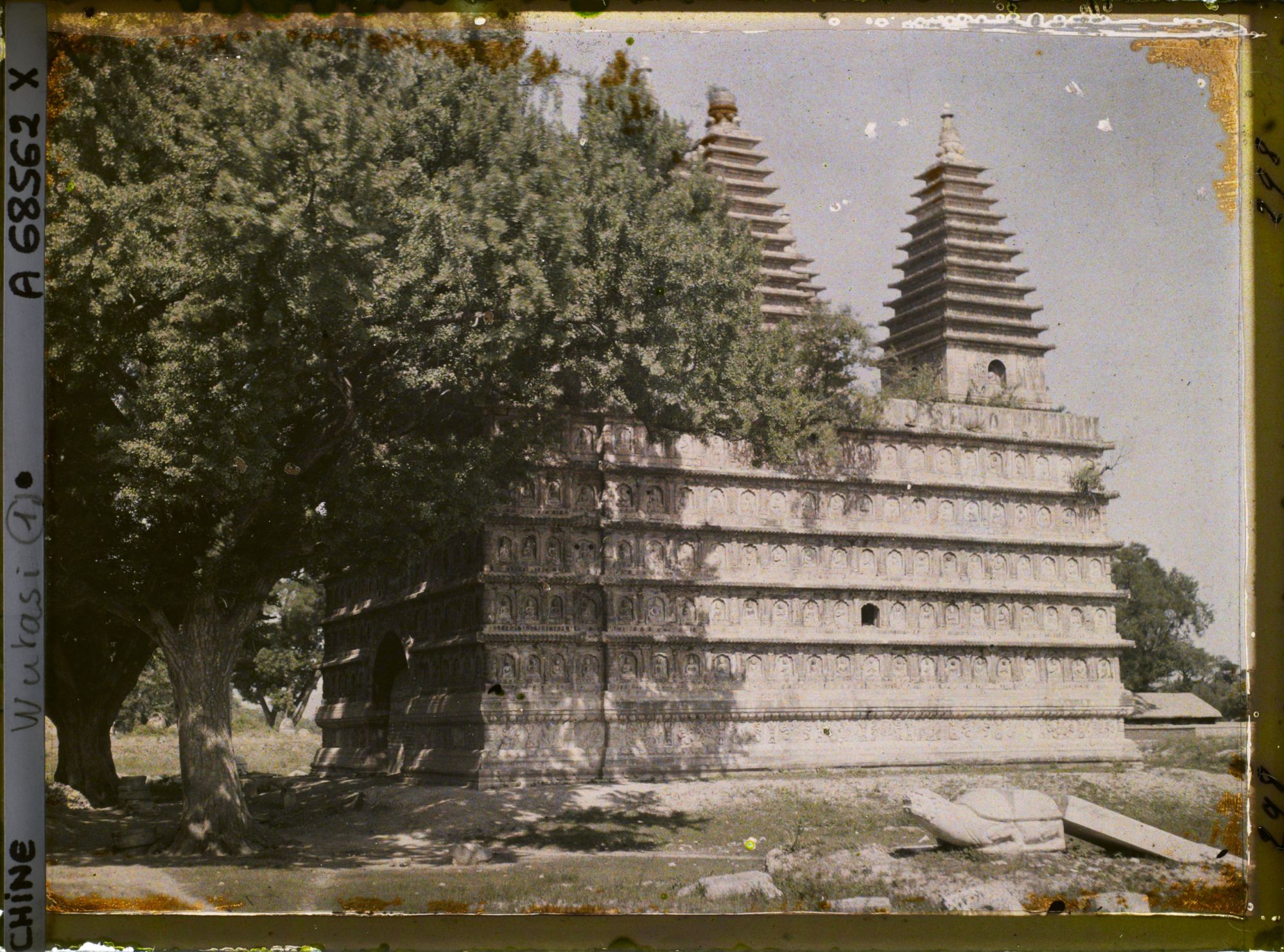Image représentant Zhengjuesi (" monastère du Parfait Éveil "), appelé aussi Wutasi (" monastère des Cinq Pagodes ")