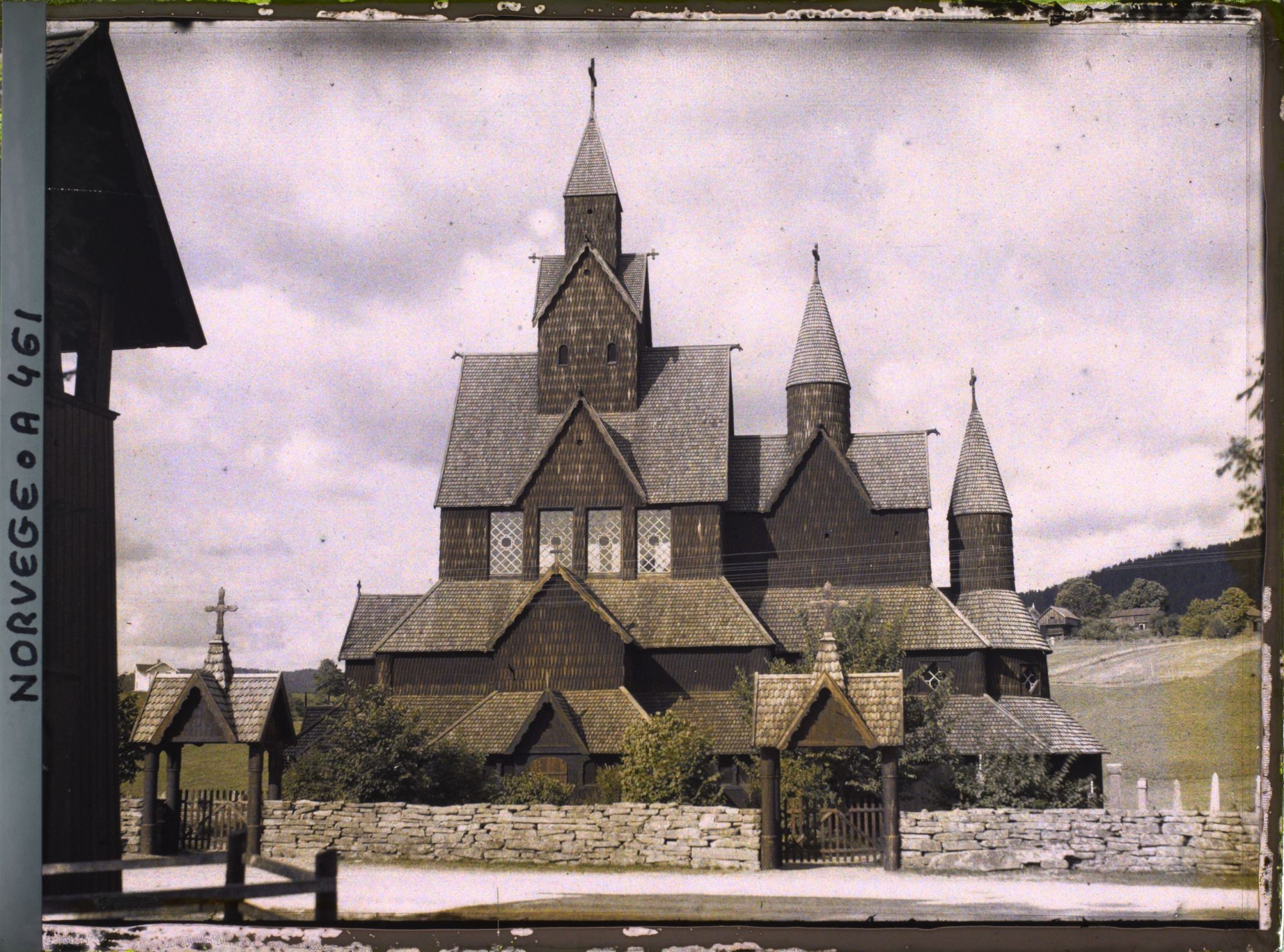 Image représentant Eglise en bois debout, ou stavkirke