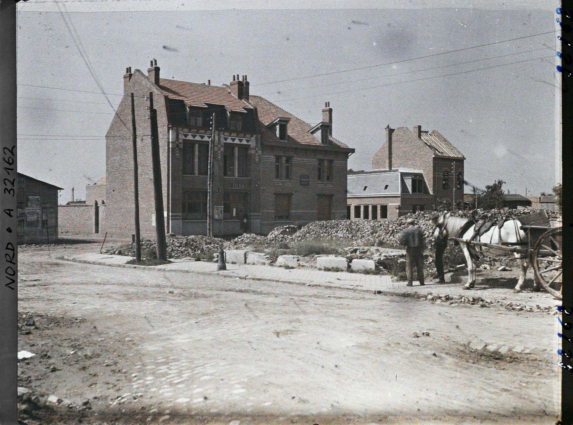 Image représentant France, La Bassée, Une vue vers la Mairie provisoire
