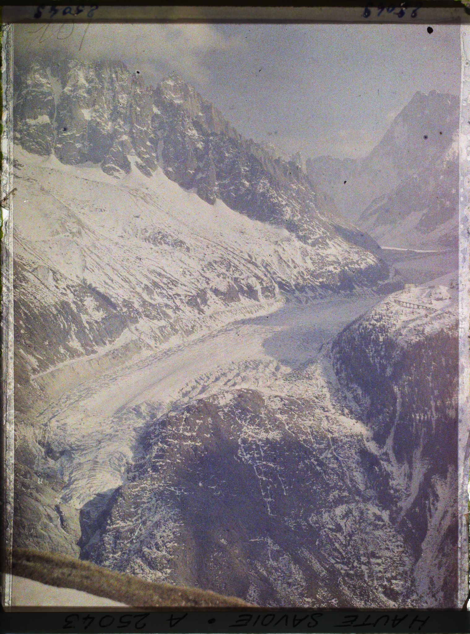Image représentant France Les Alpes, Vue prise de la Flégère. Ensemble de la mer de glace