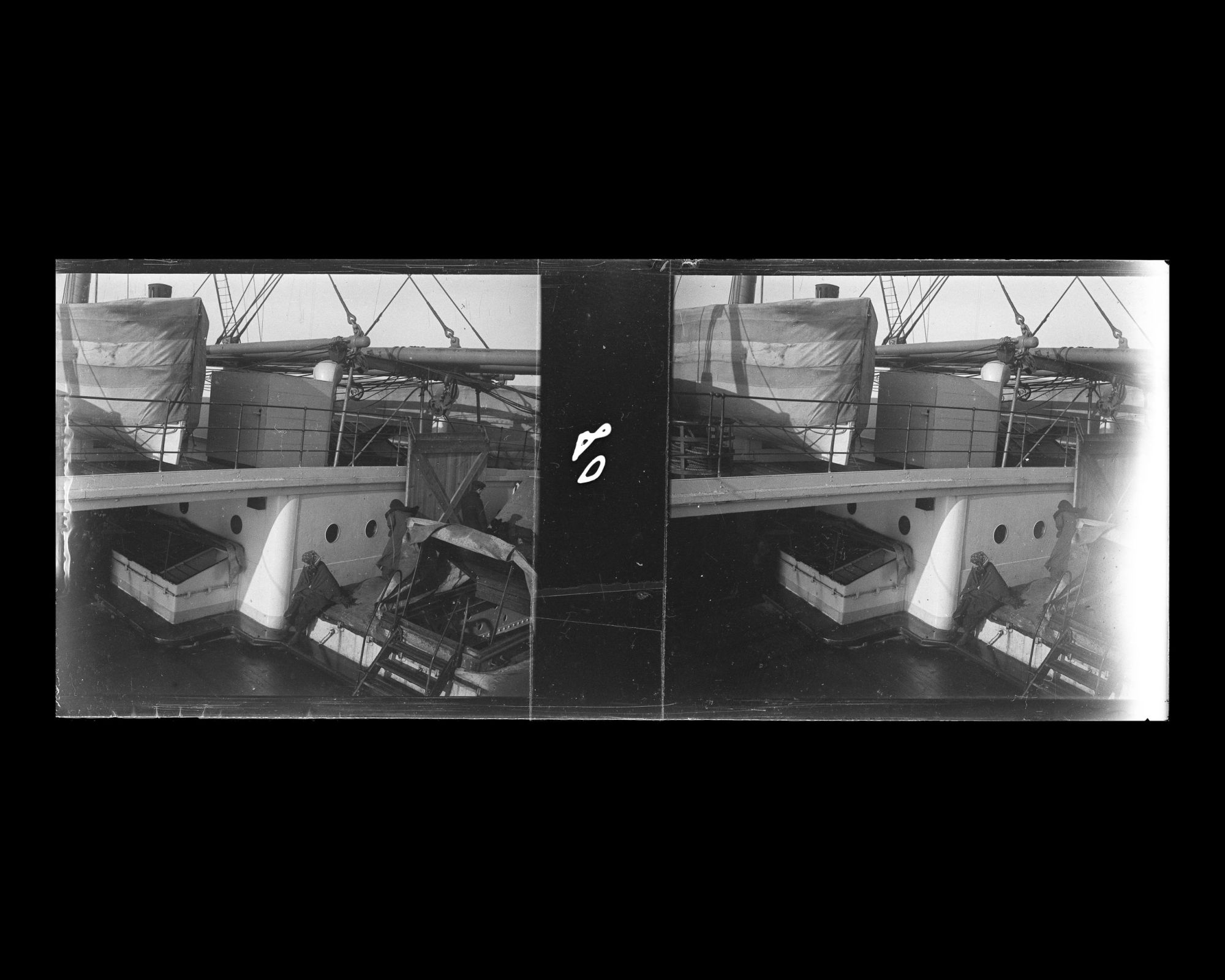 Image représentant Passagers des 3emes classes sur l'entrepont